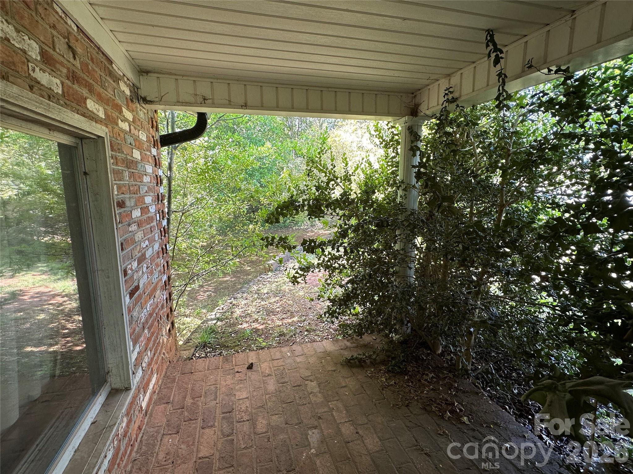 572 Ledbetter Road Property Photo 5