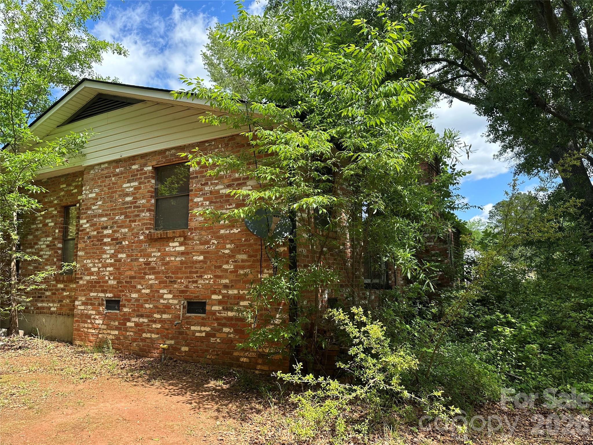 572 Ledbetter Road Property Photo 12