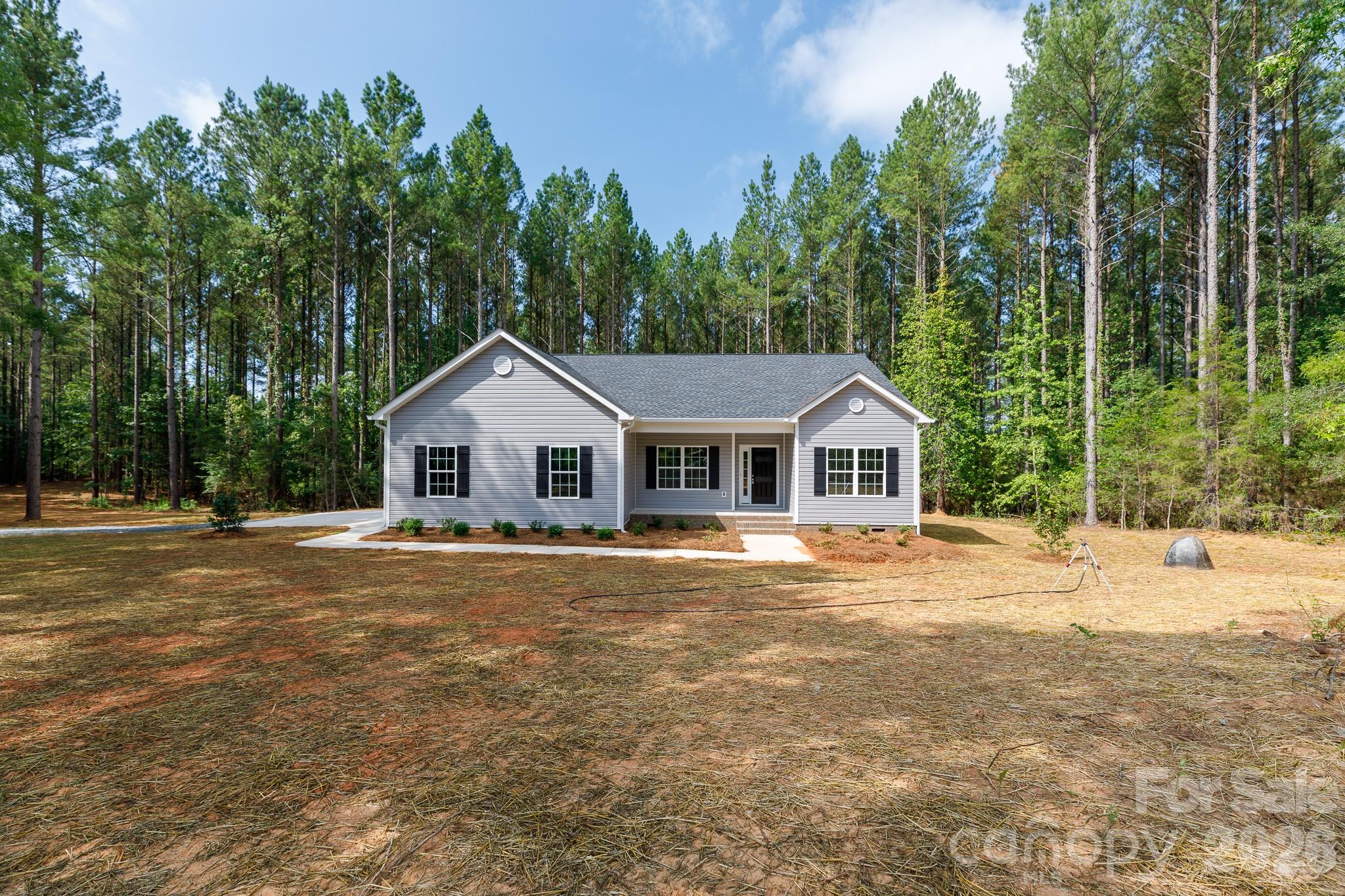 2902 Peden Bridge Road Property Photo 4