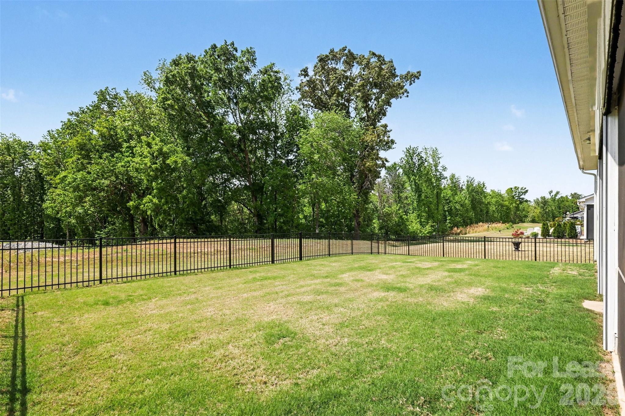 2026 Lake Como Drive Property Photo 28