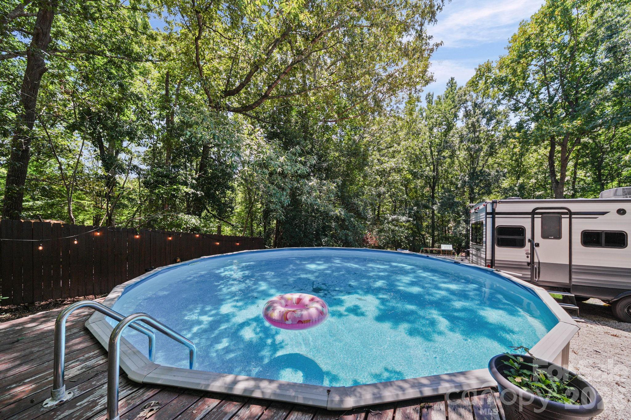 619 Cedarwood Drive Property Photo 4