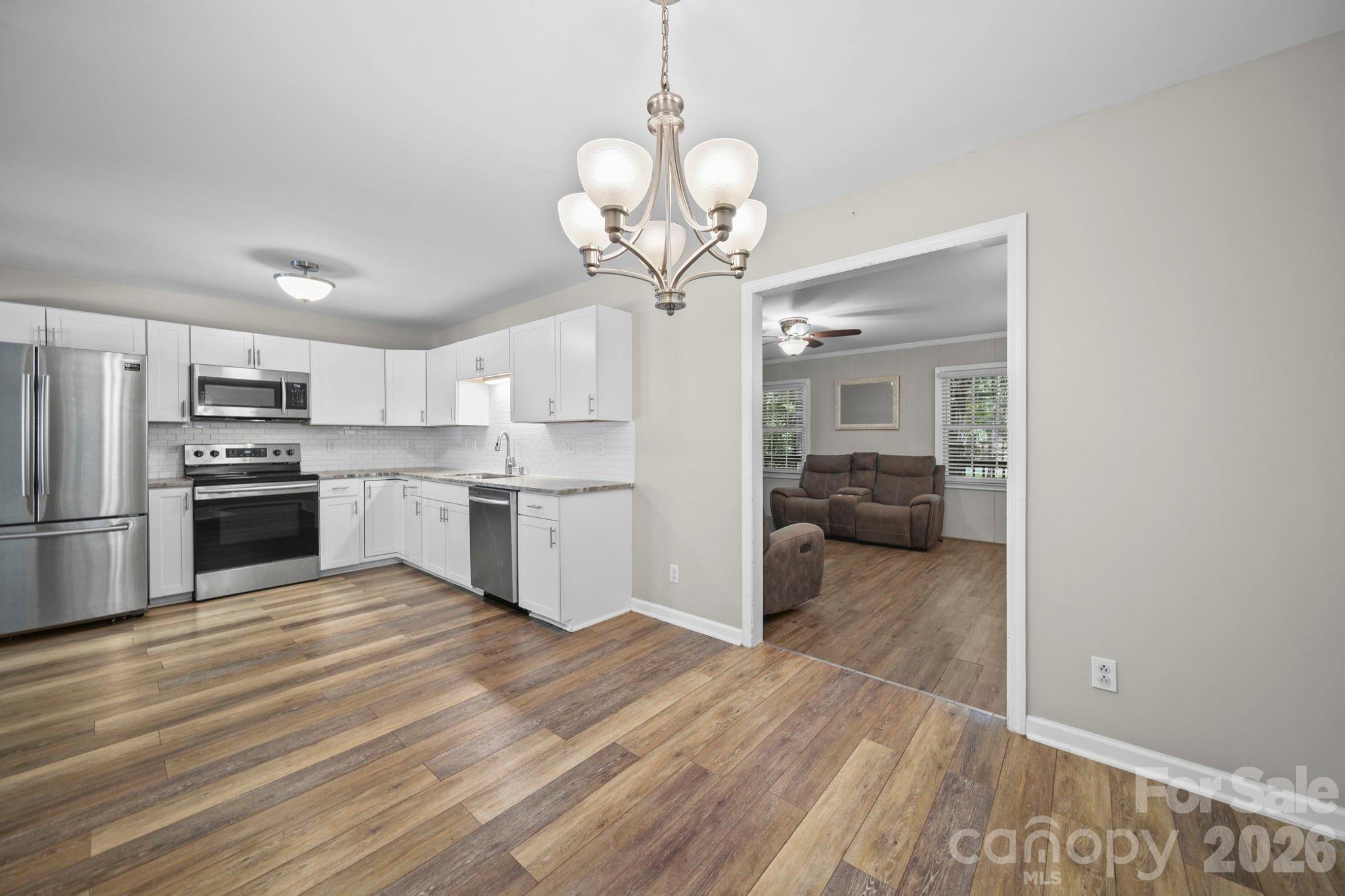 619 Cedarwood Drive Property Photo 6