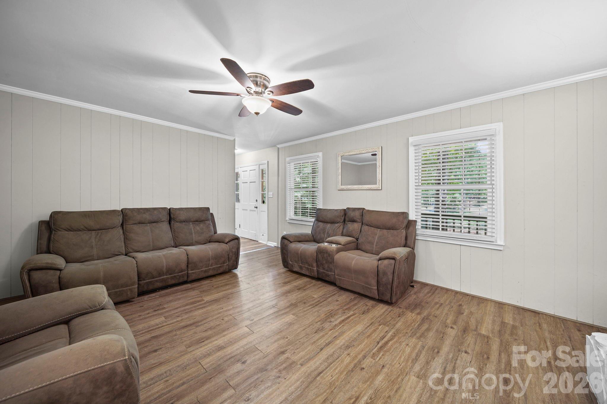 619 Cedarwood Drive Property Photo 9