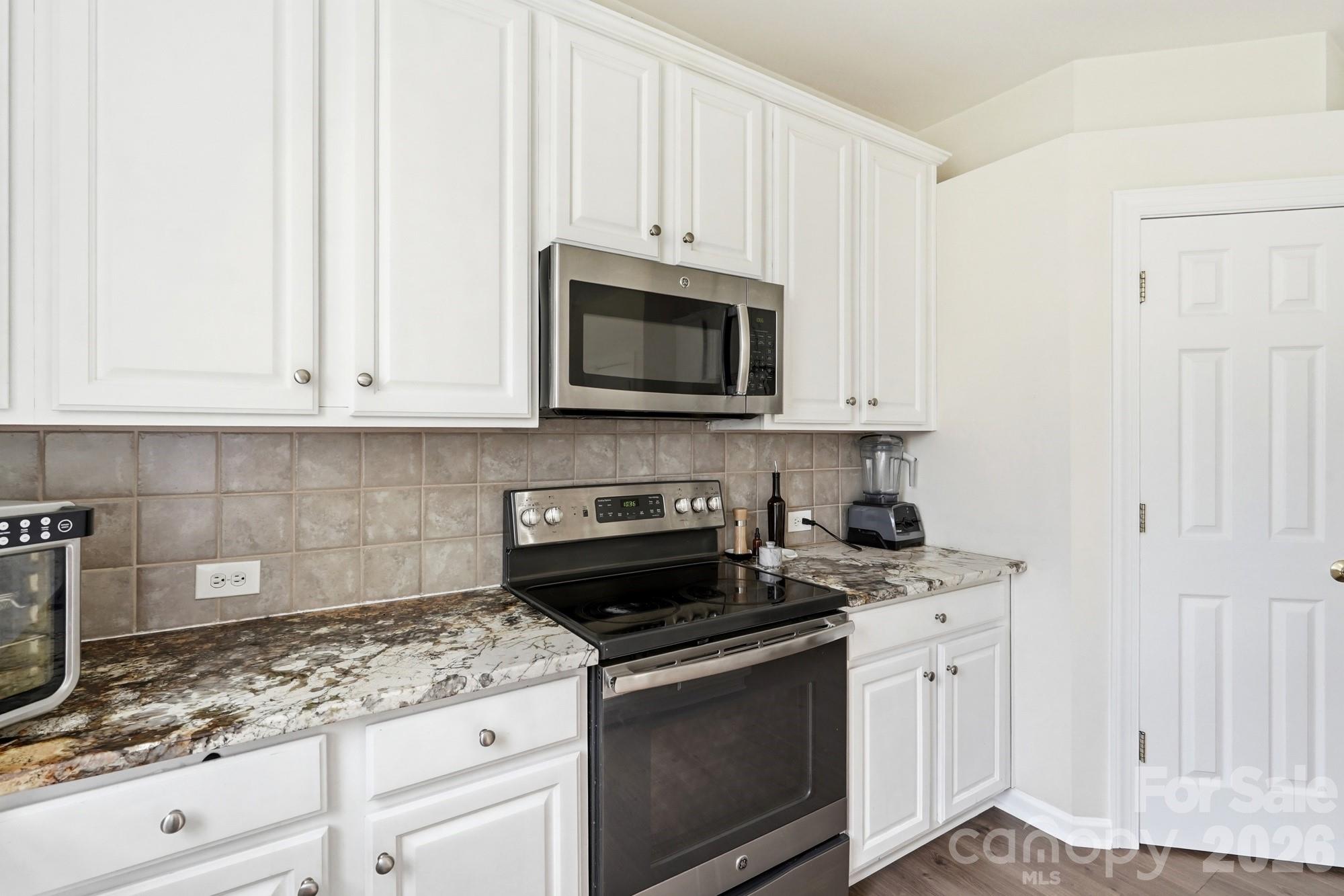 6226 Castlecove Road Property Photo 17