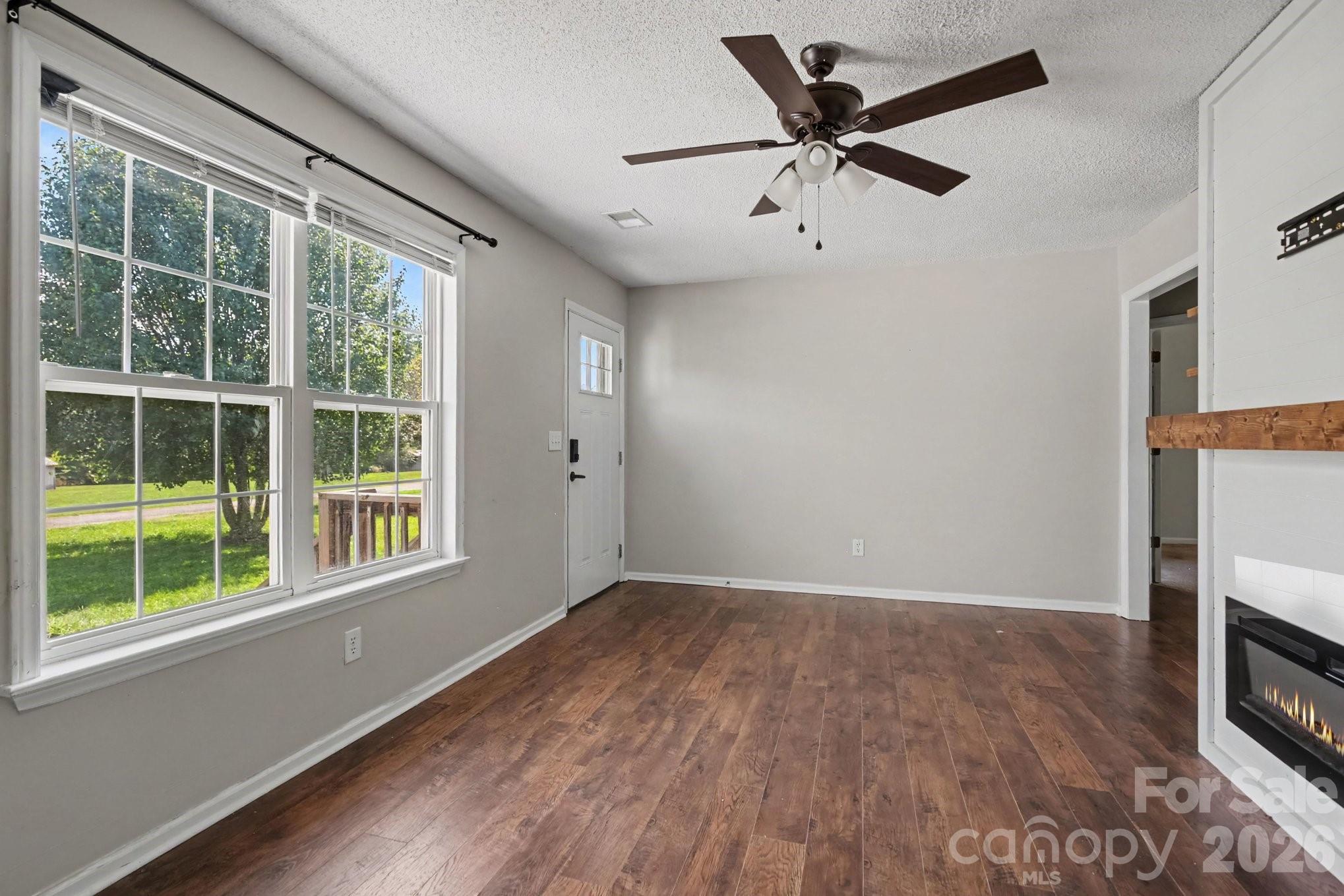 1341 E Cannon Avenue Property Photo 2