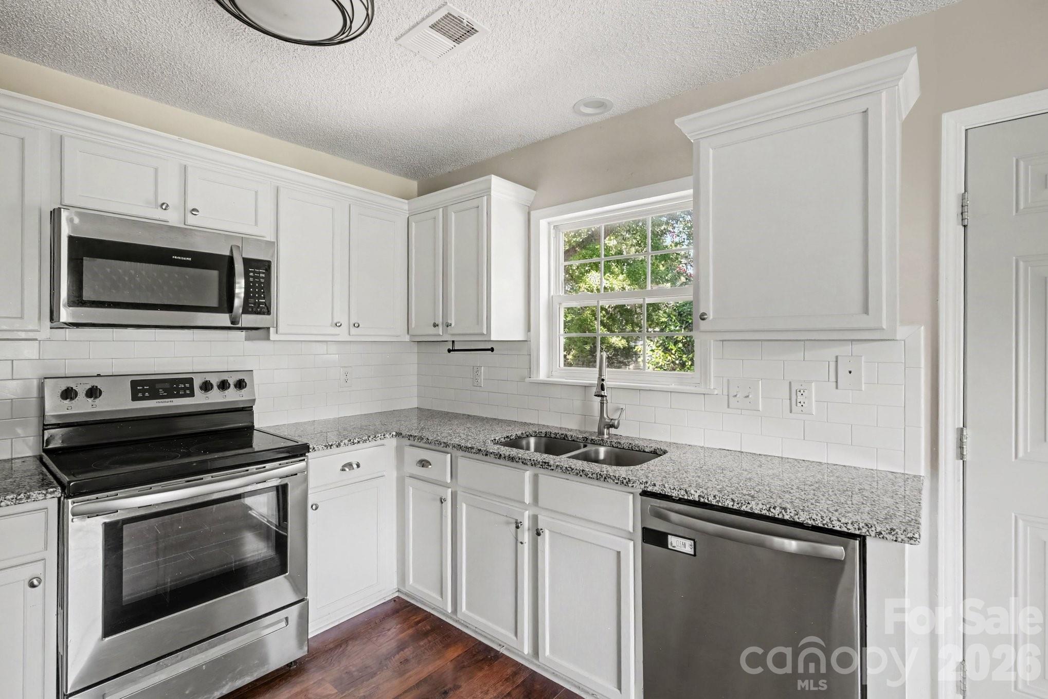 1341 E Cannon Avenue Property Photo 6