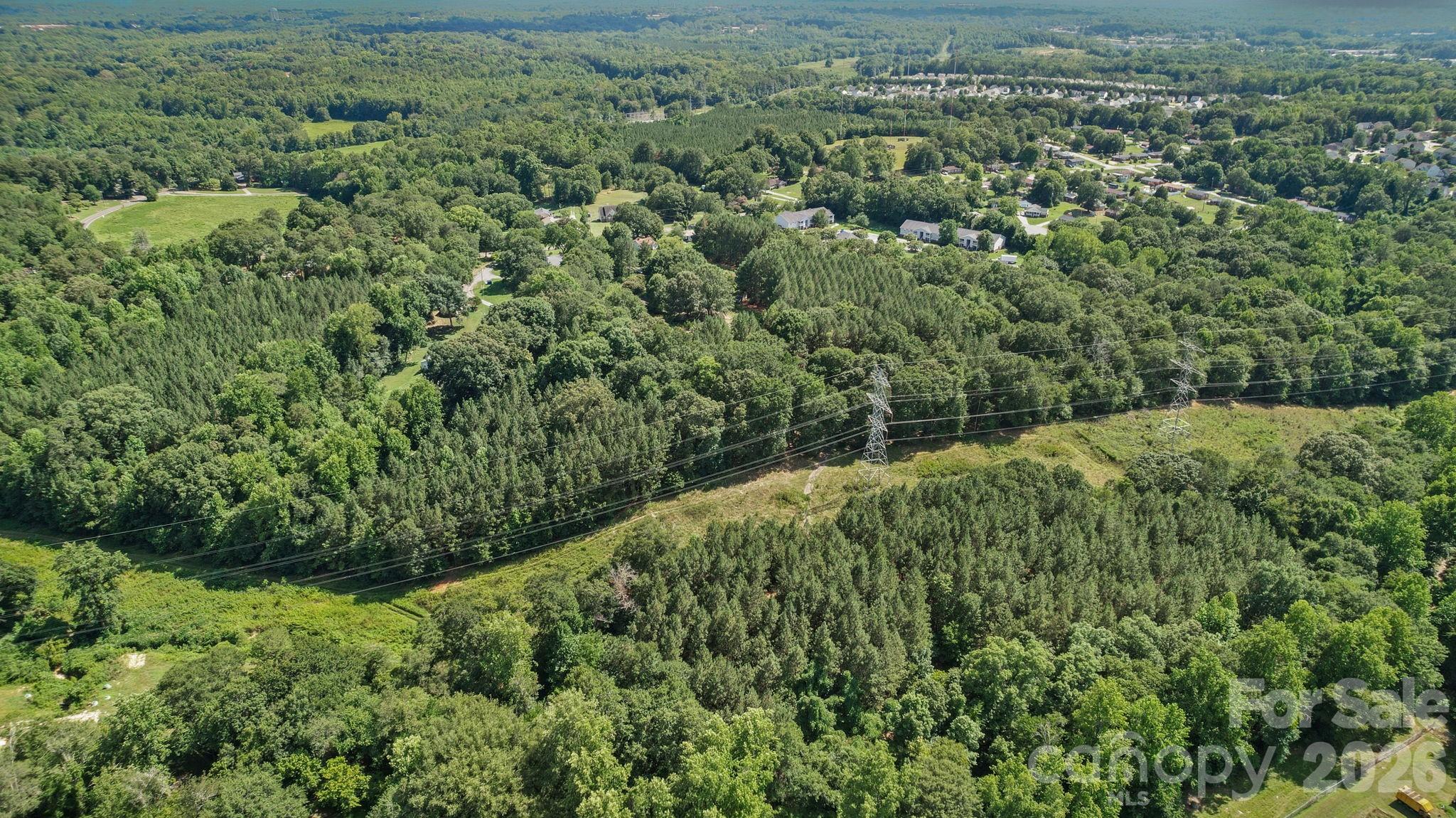 606 Robinson Clemmer Road Property Photo 3