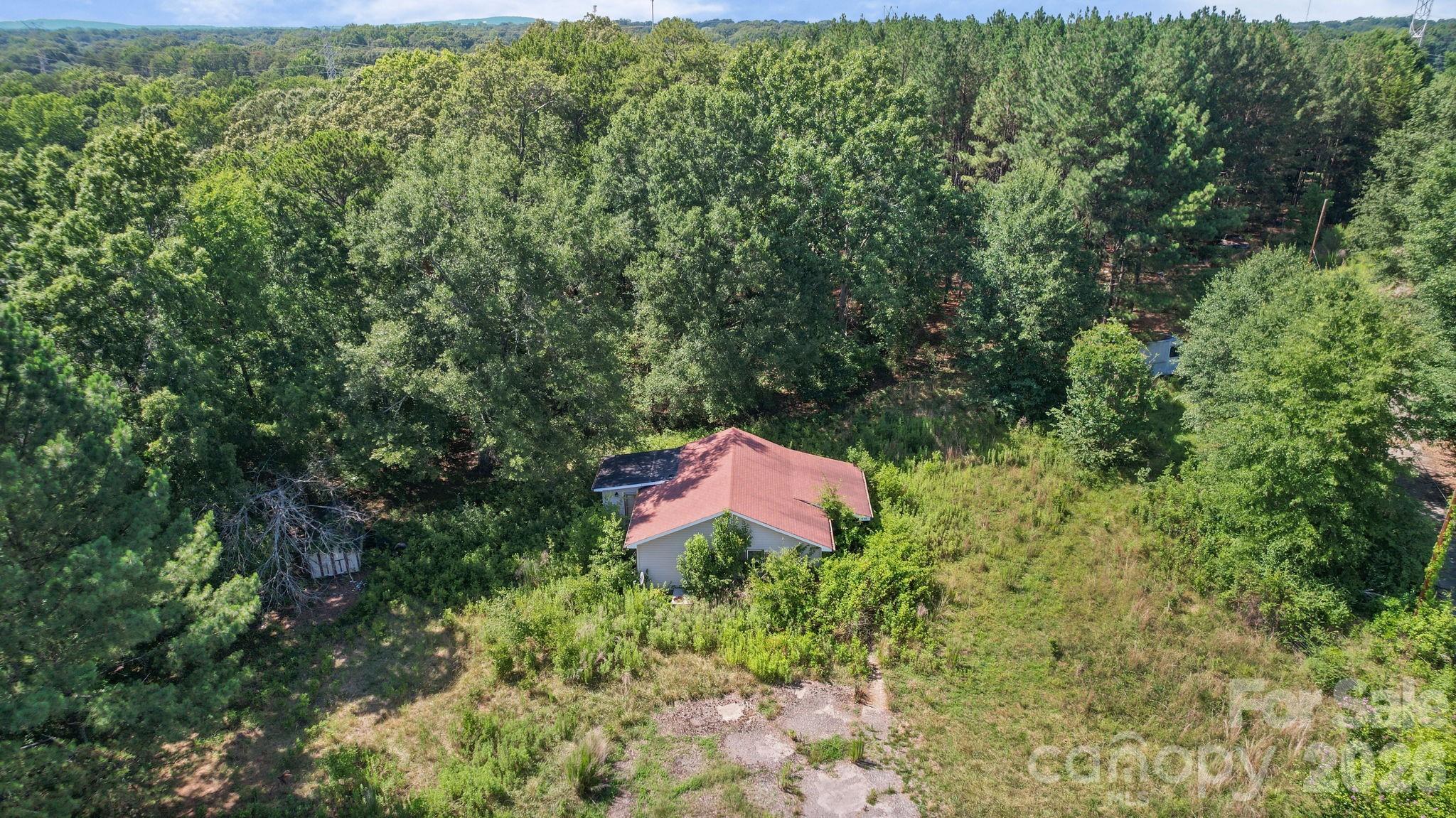 606 Robinson Clemmer Road Property Photo 4