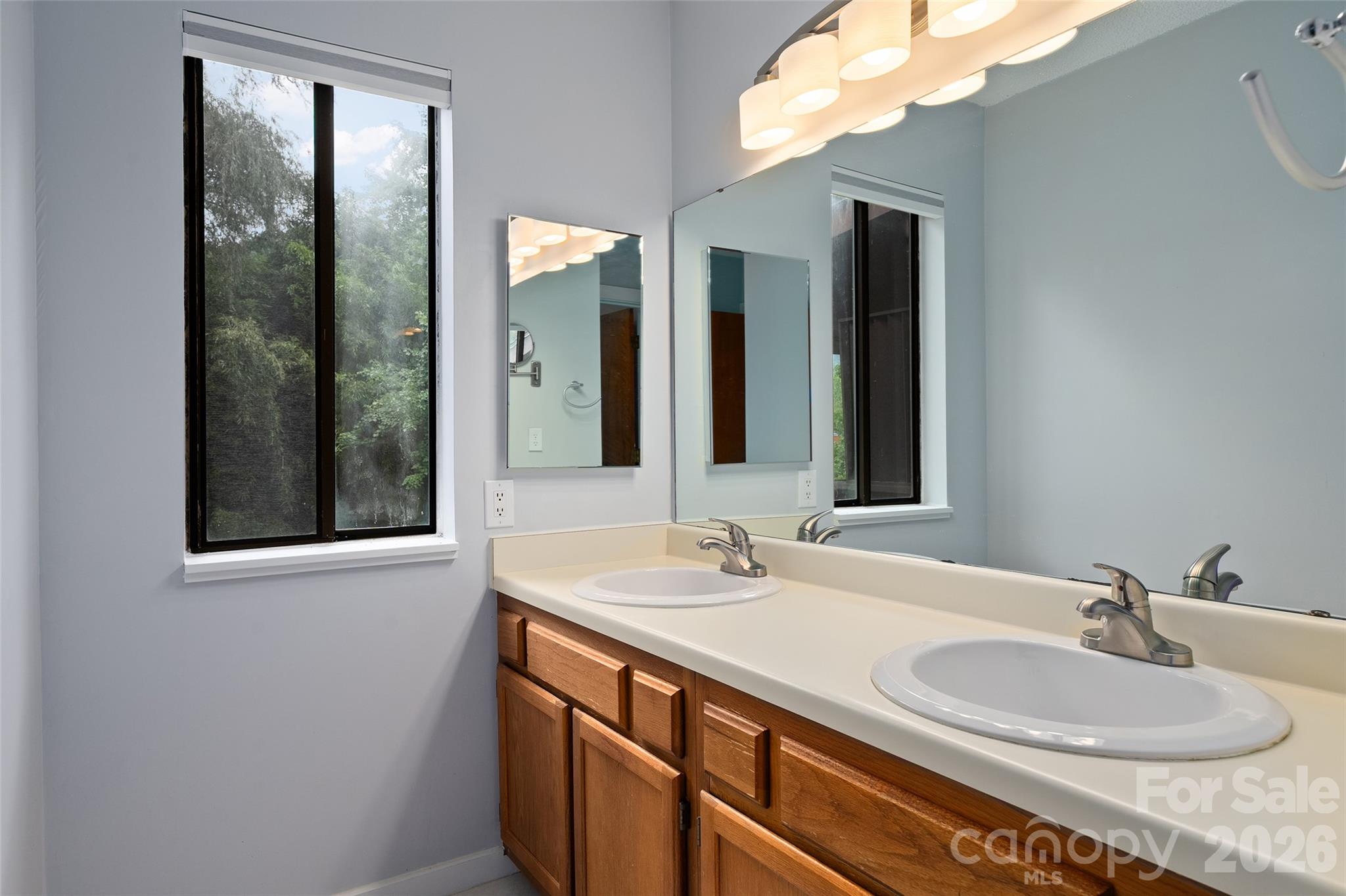 36 Meadows Lane Property Photo 25