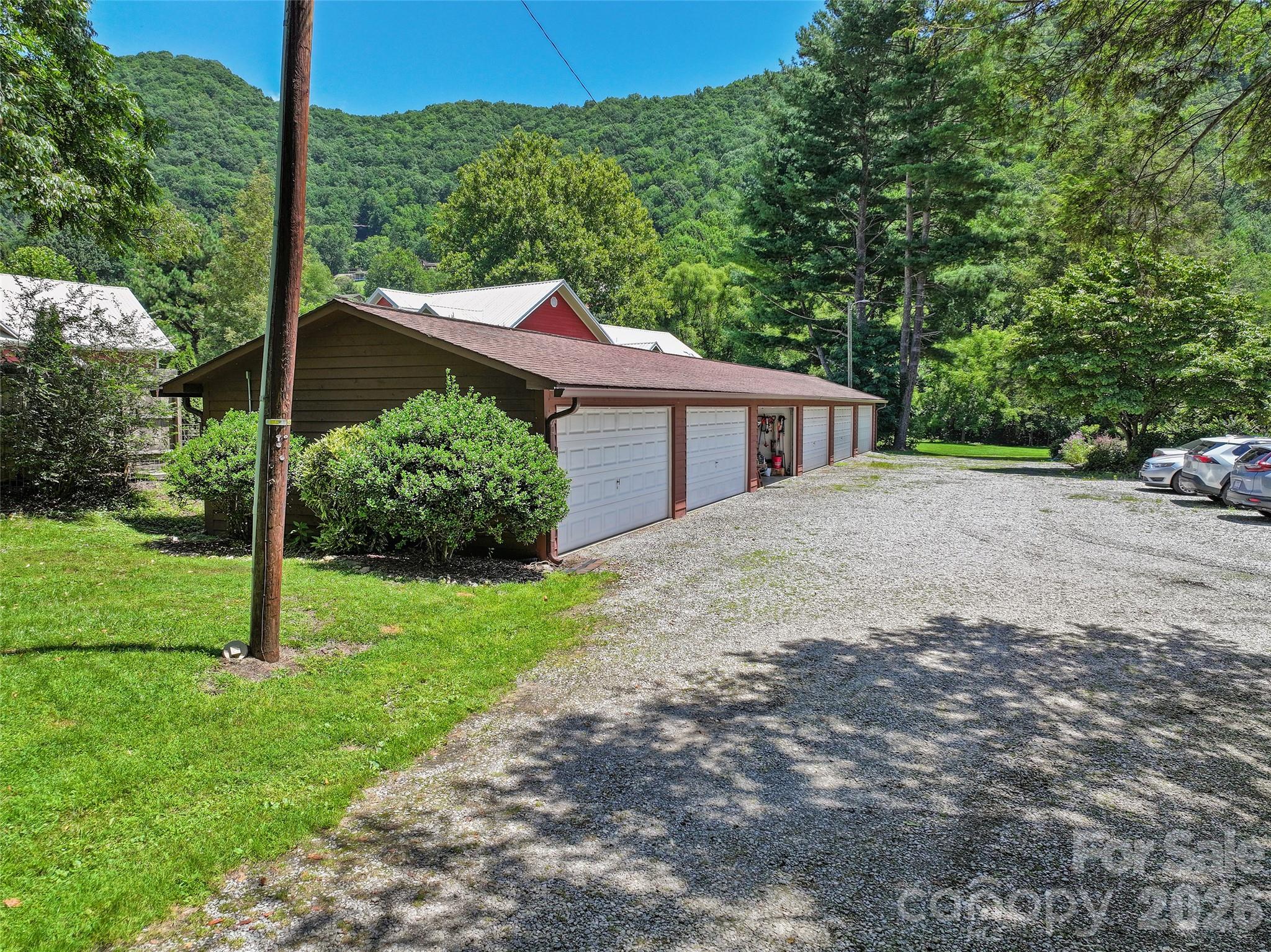 36 Meadows Lane Property Photo 30