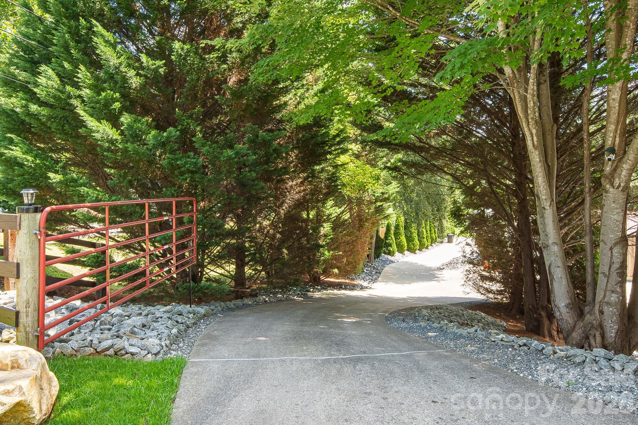 340 And 298 Apache Path Property Photo 14
