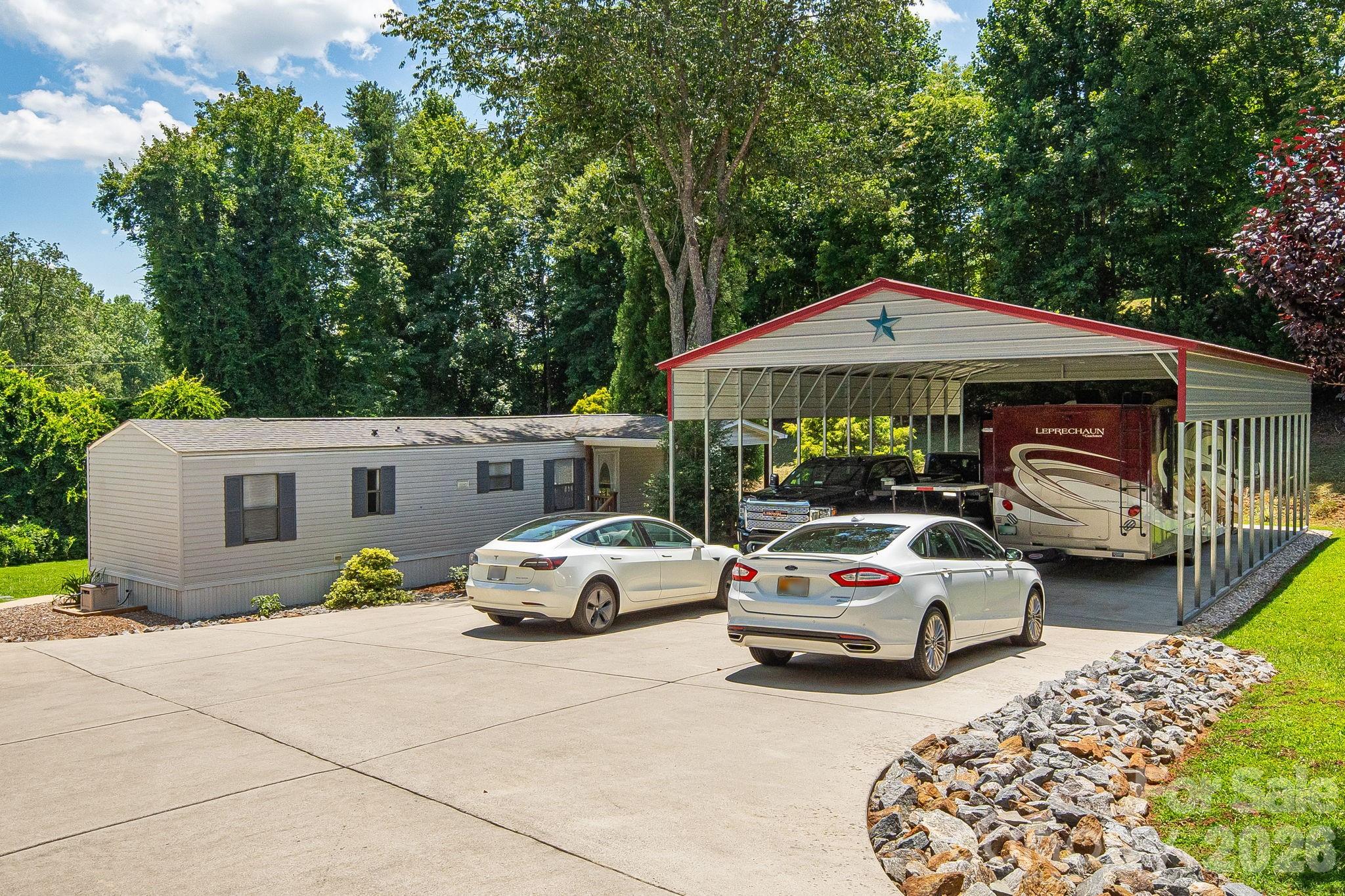 340 And 298 Apache Path Property Photo 19