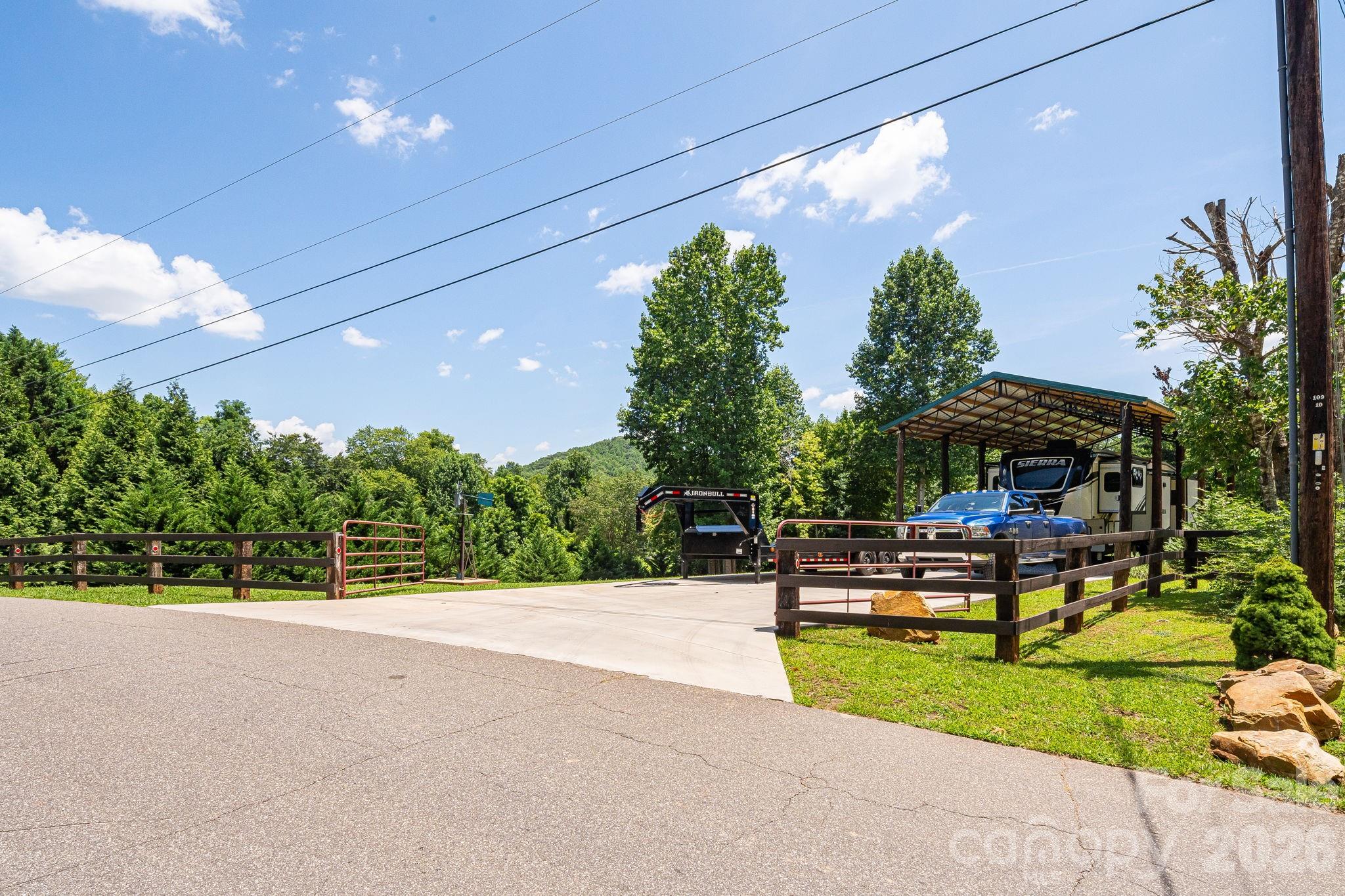 340 And 298 Apache Path Property Photo 31