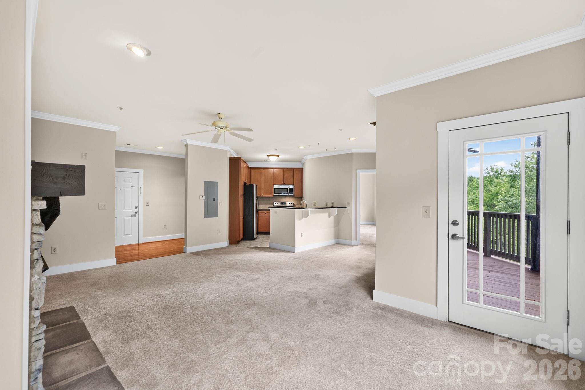 9 Kenilworth Knolls 303 Property Photo 2