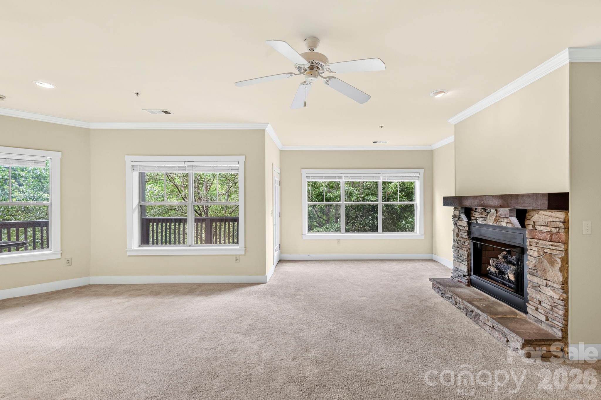 9 Kenilworth Knolls 303 Property Photo 4