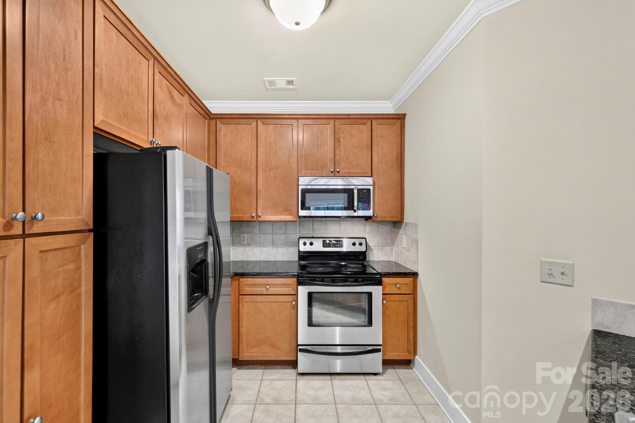 9 Kenilworth Knolls 303 Property Photo 5