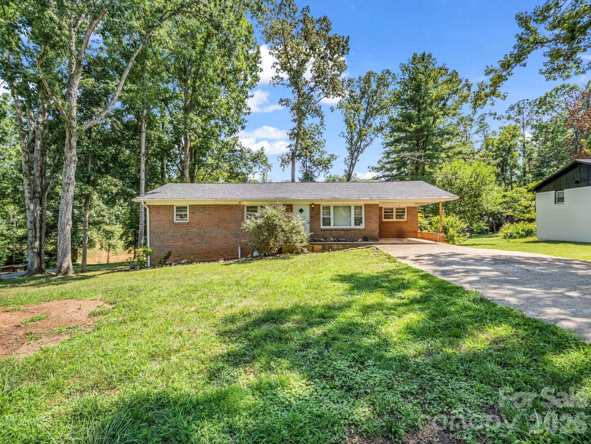 385 Eastview Drive Property Photo 4