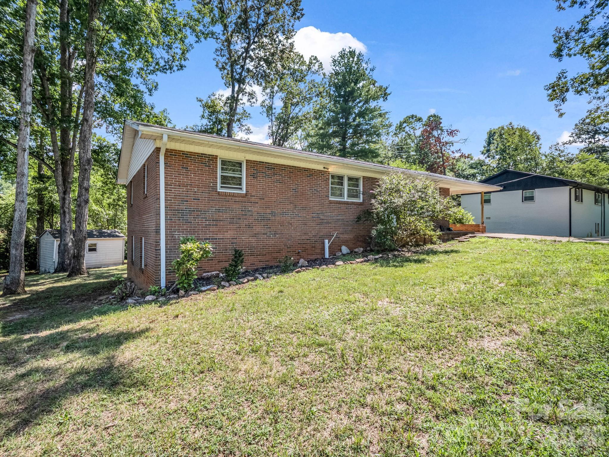 385 Eastview Drive Property Photo 5