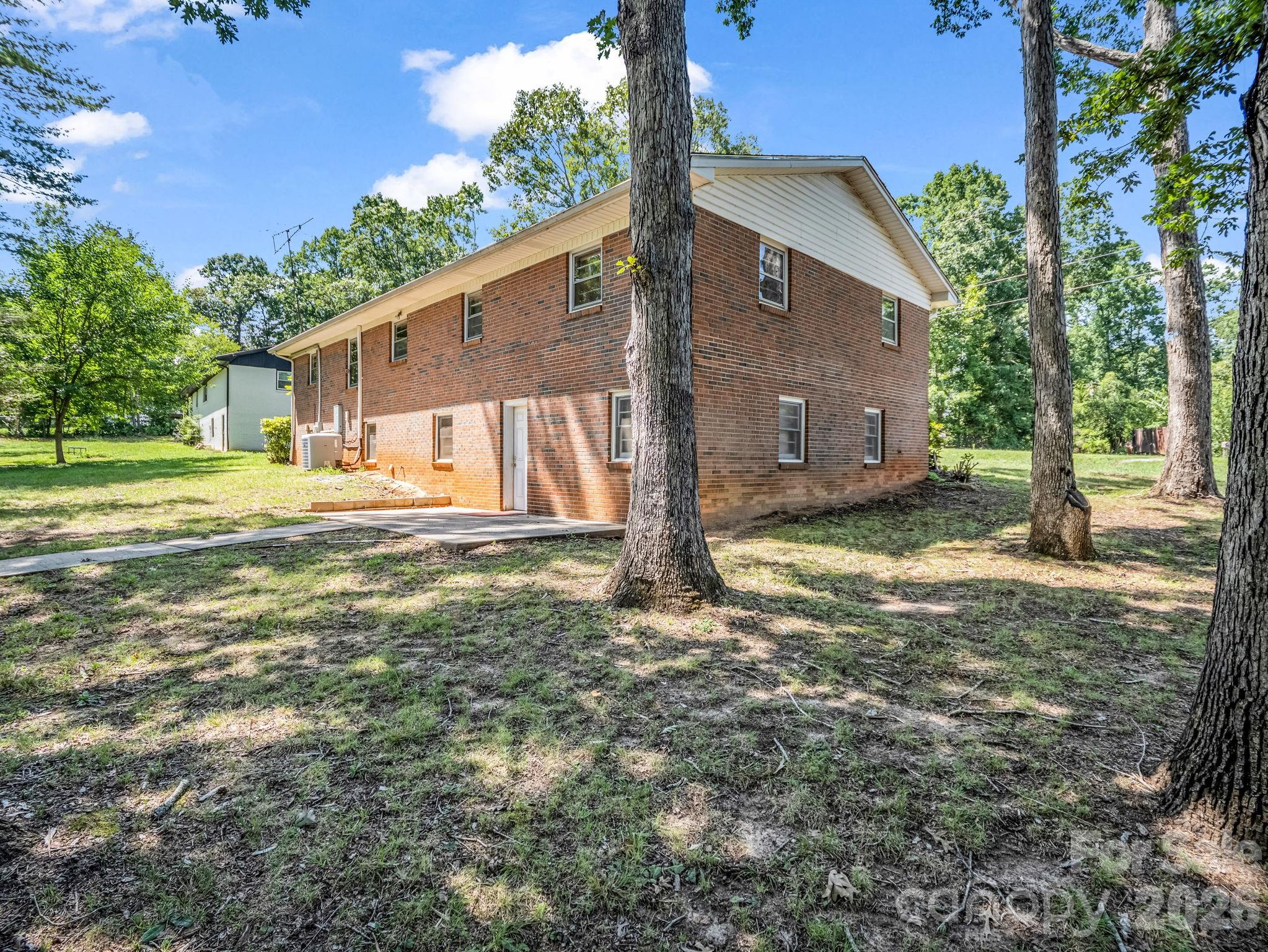 385 Eastview Drive Property Photo 7