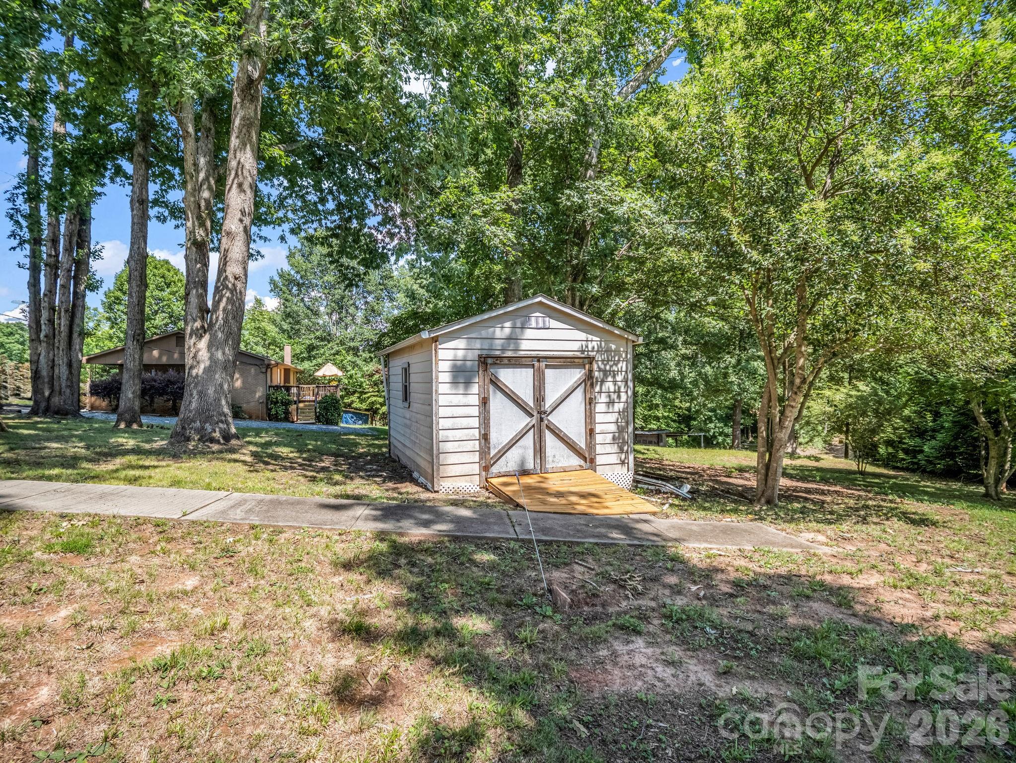 385 Eastview Drive Property Photo 10