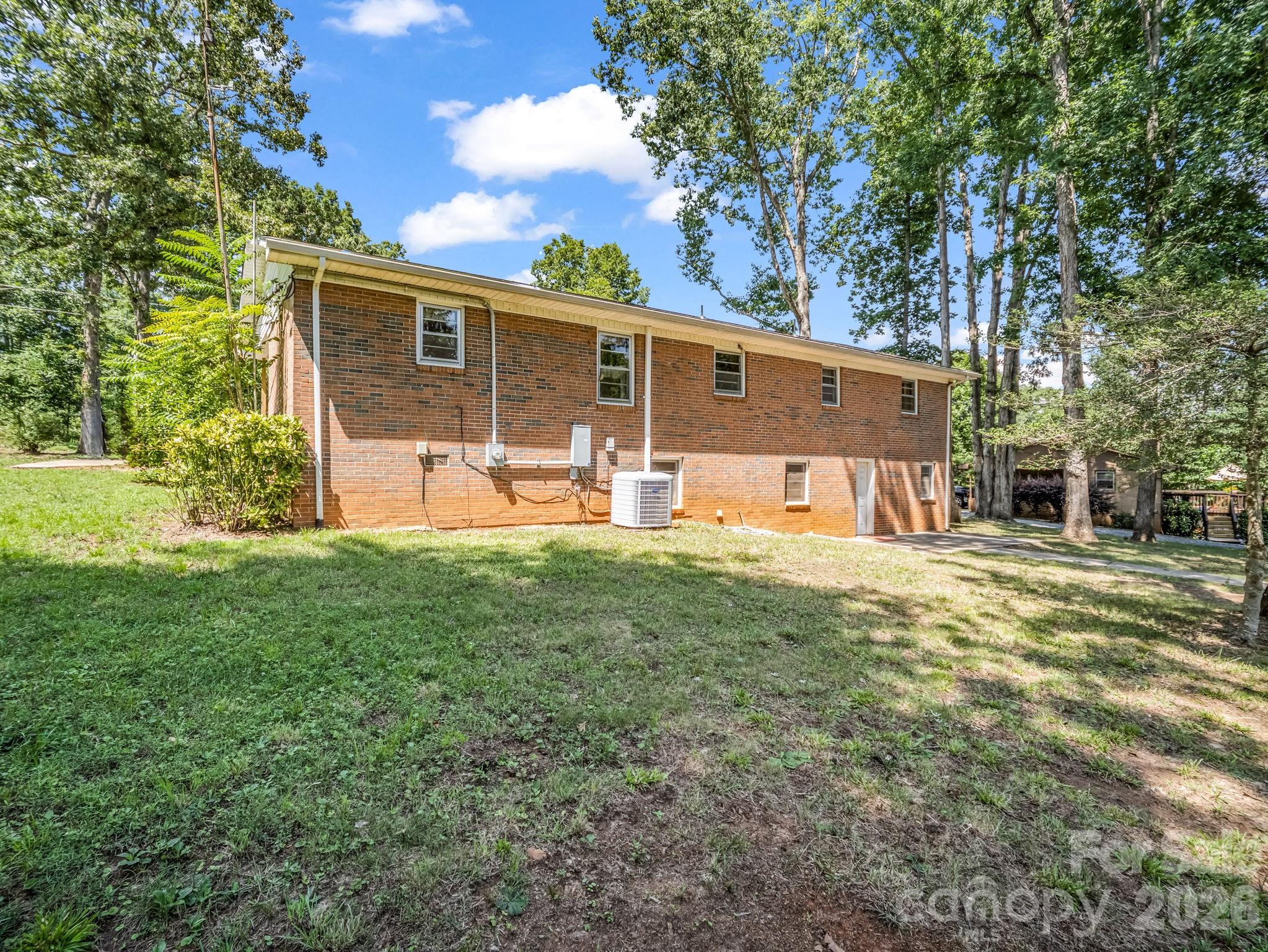 385 Eastview Drive Property Photo 11