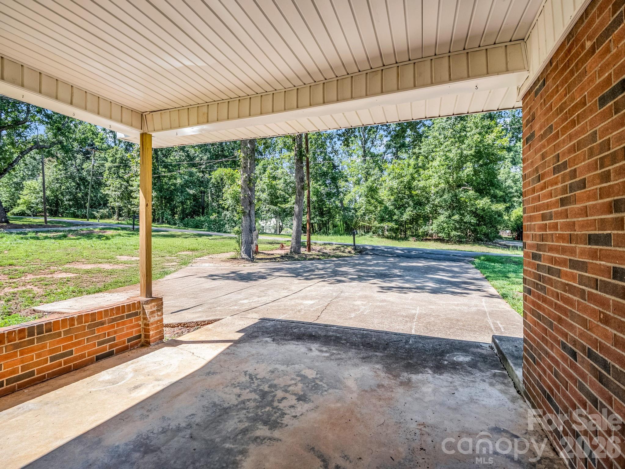 385 Eastview Drive Property Photo 13
