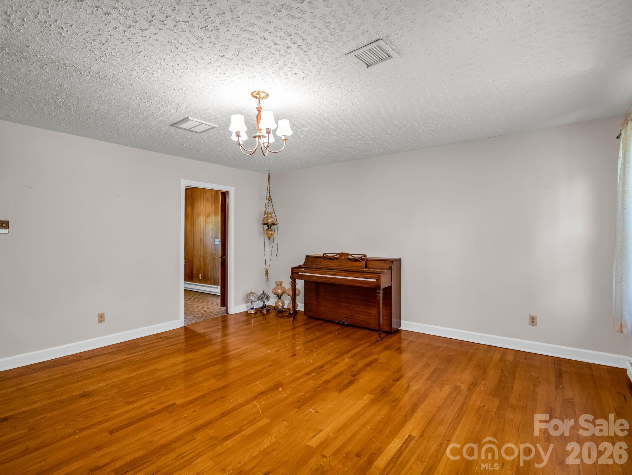 385 Eastview Drive Property Photo 16