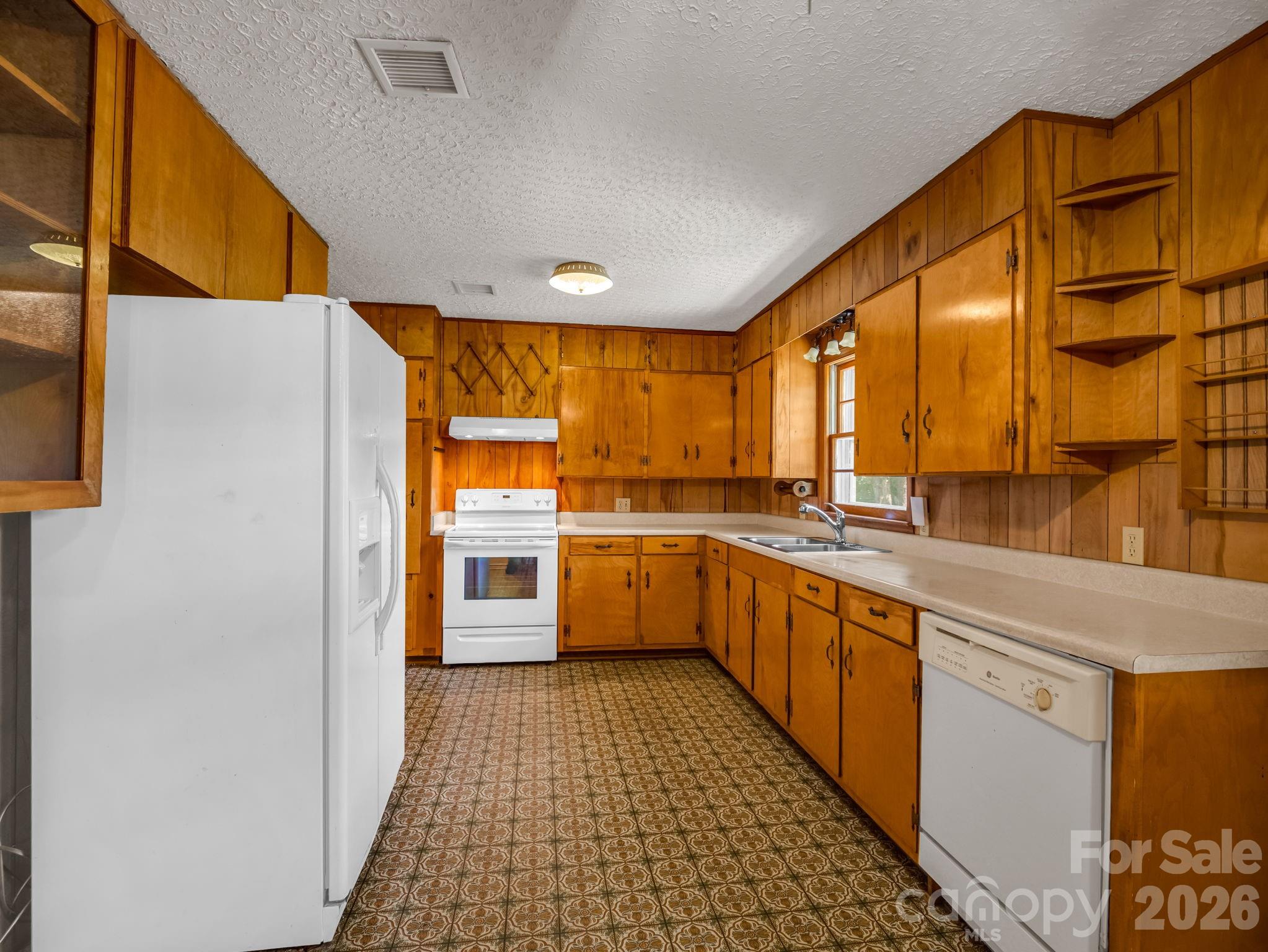 385 Eastview Drive Property Photo 20