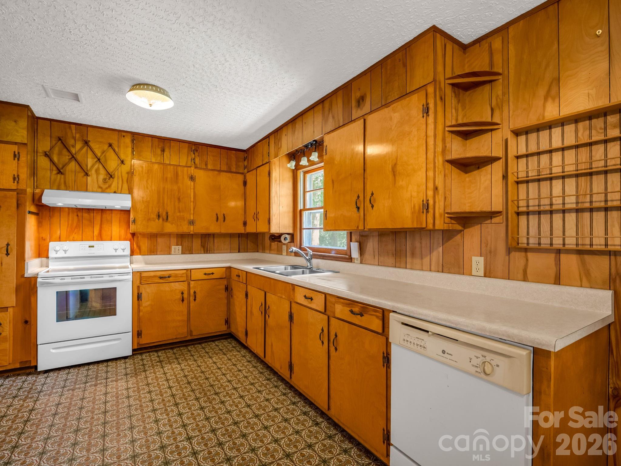 385 Eastview Drive Property Photo 21