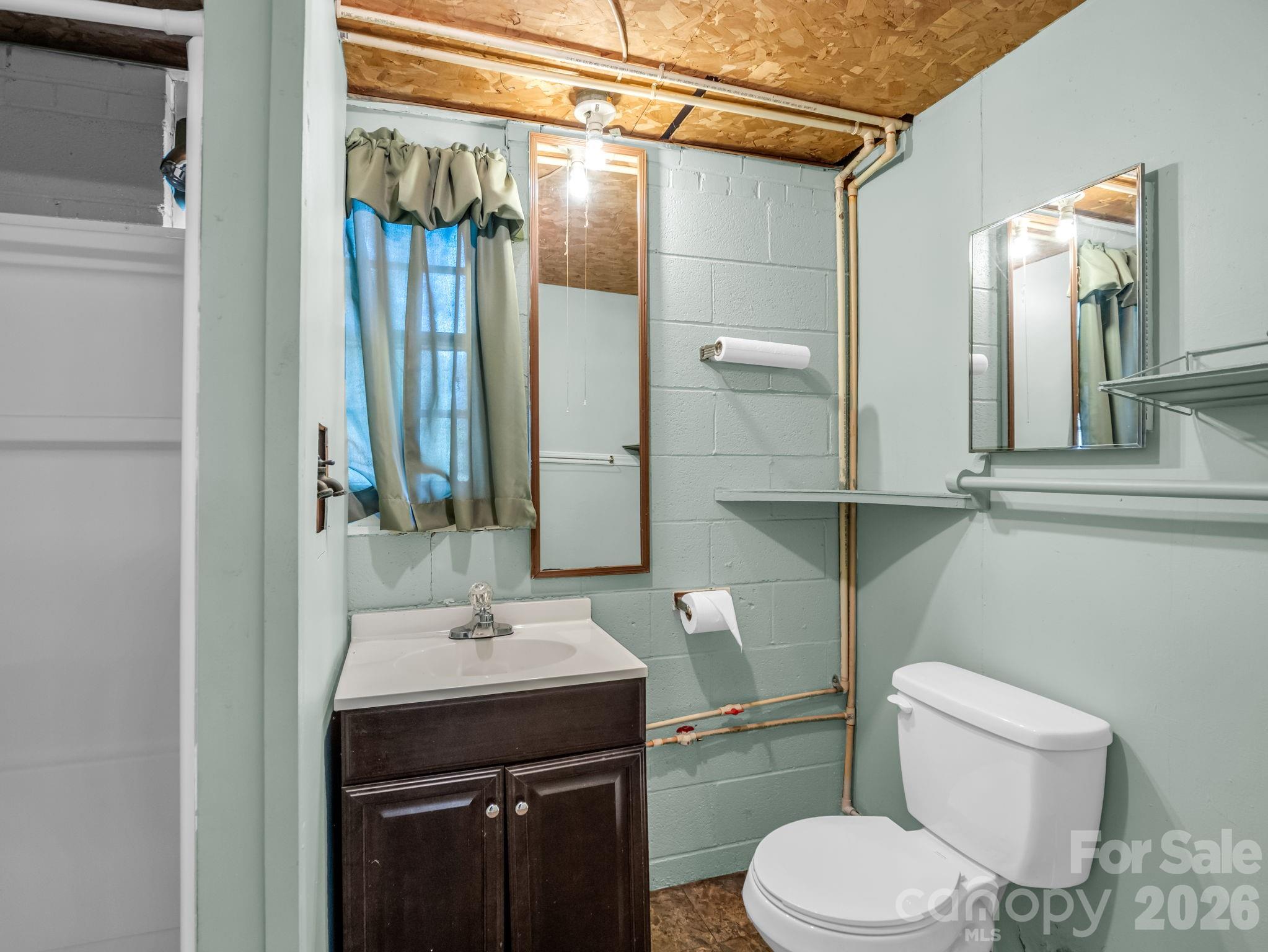 385 Eastview Drive Property Photo 37