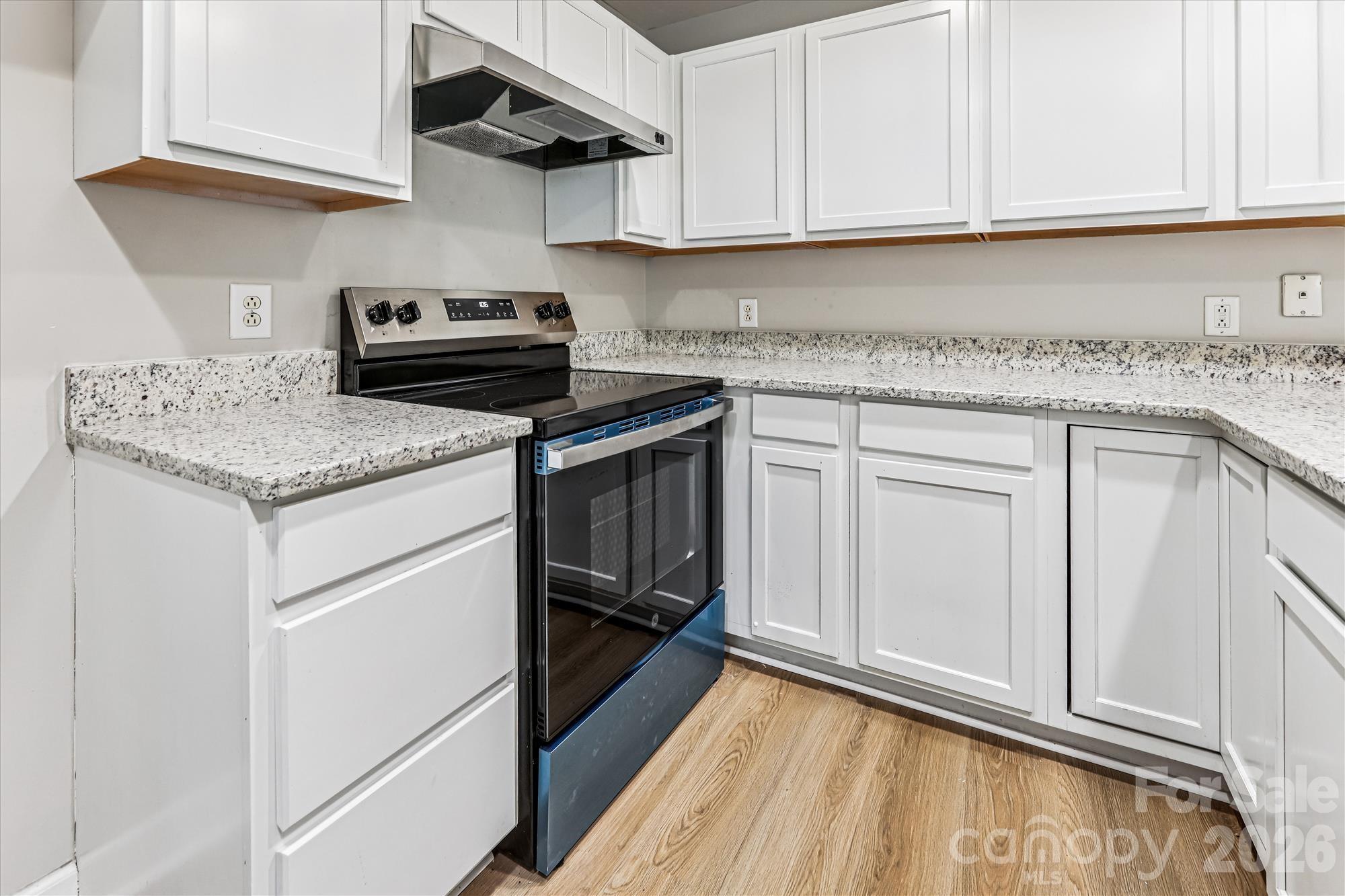 718 W Trade Street 302 Property Photo 19