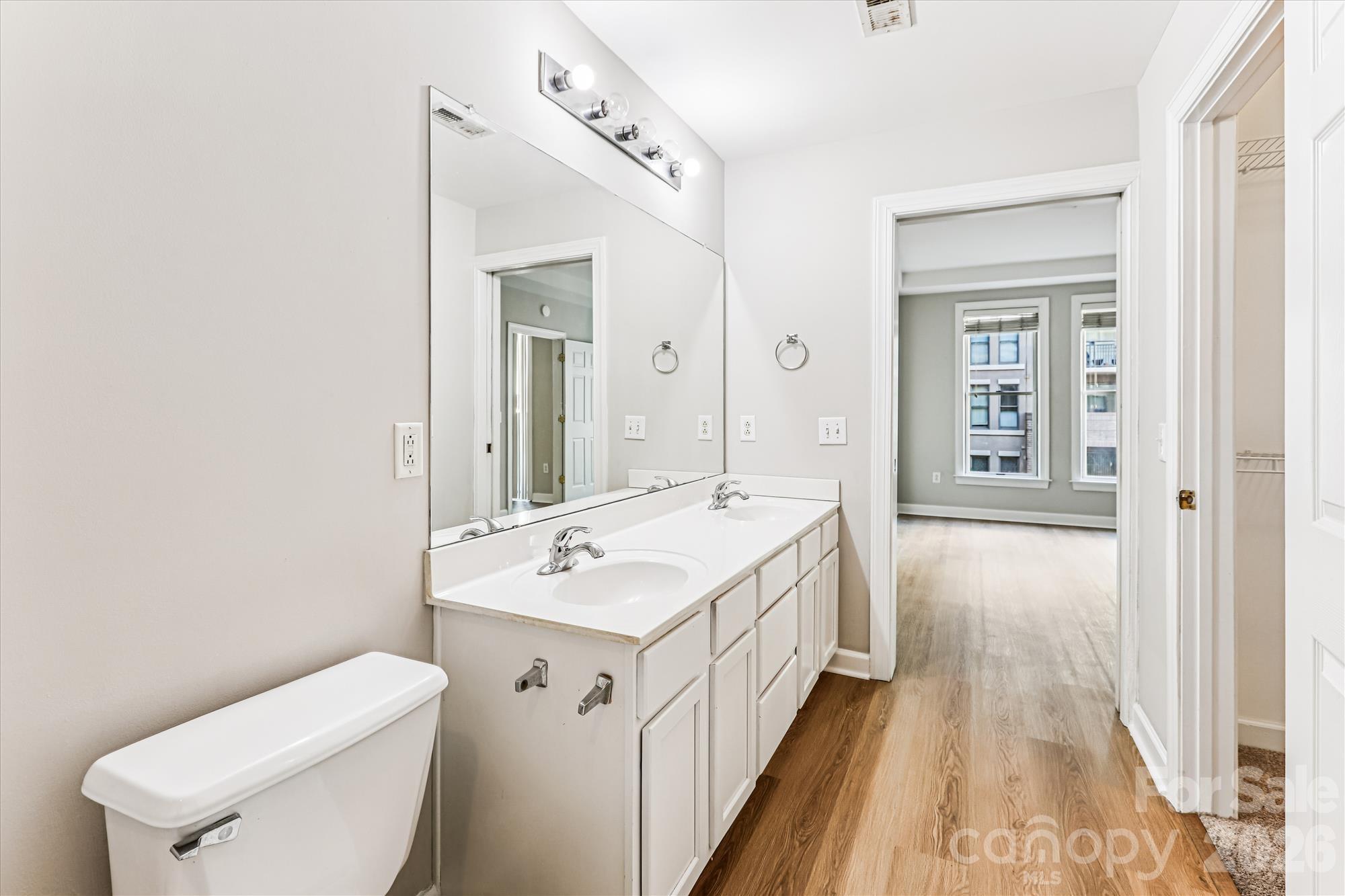 718 W Trade Street 302 Property Photo 30