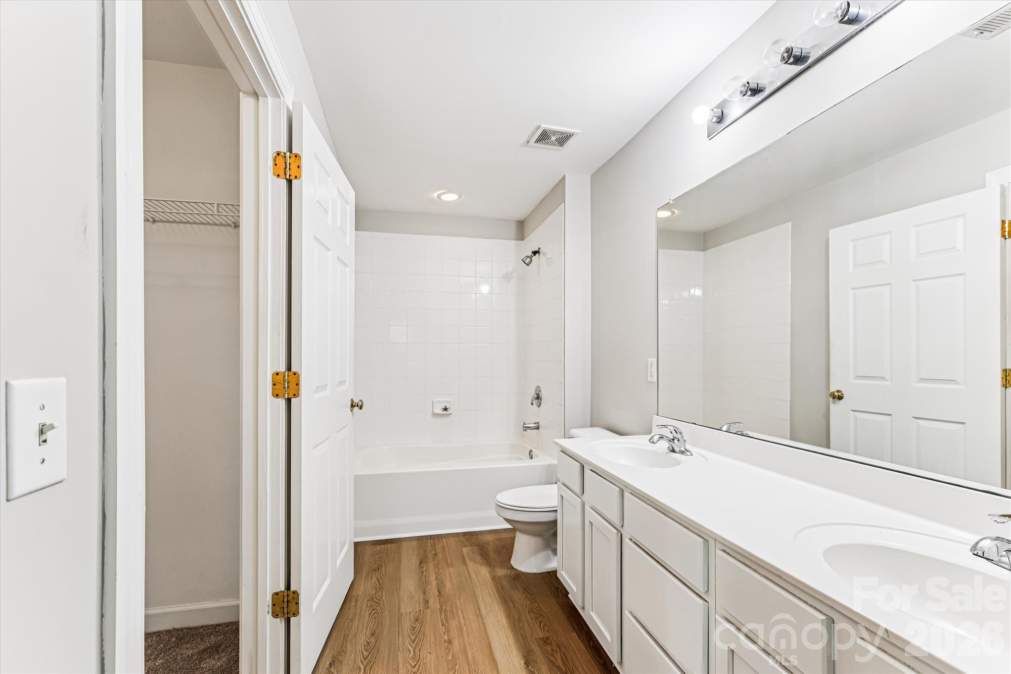 718 W Trade Street 302 Property Photo 31
