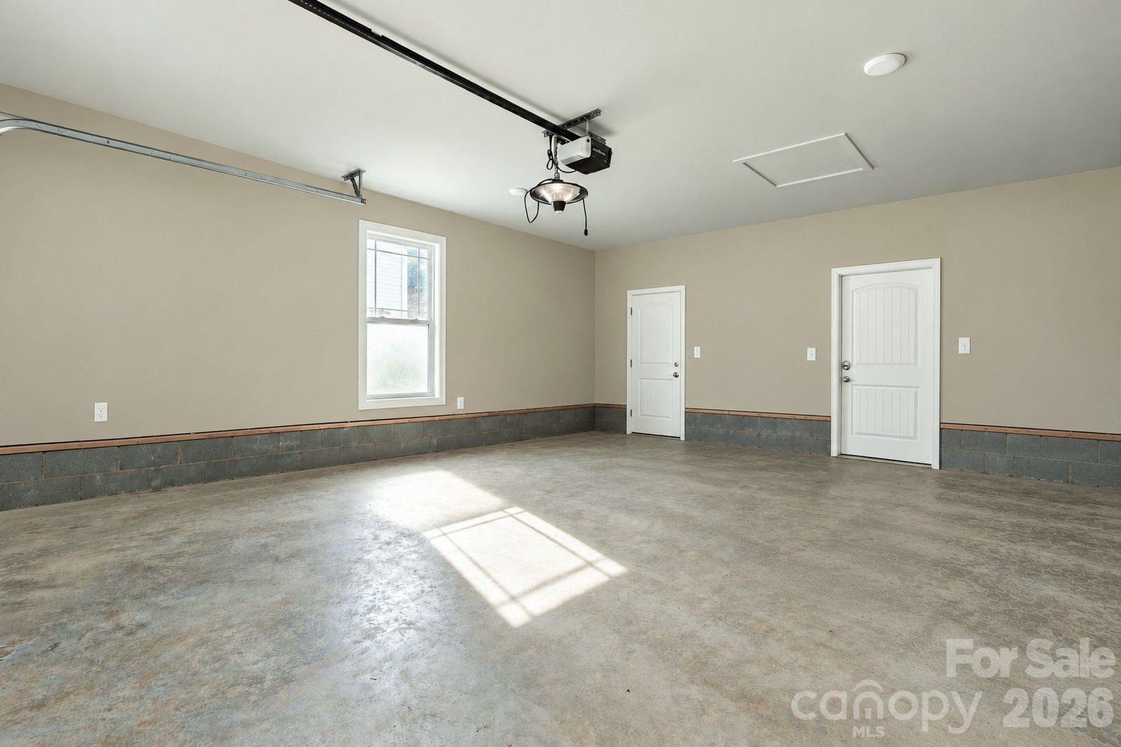 1544 Farmington Hills Drive Property Photo 3
