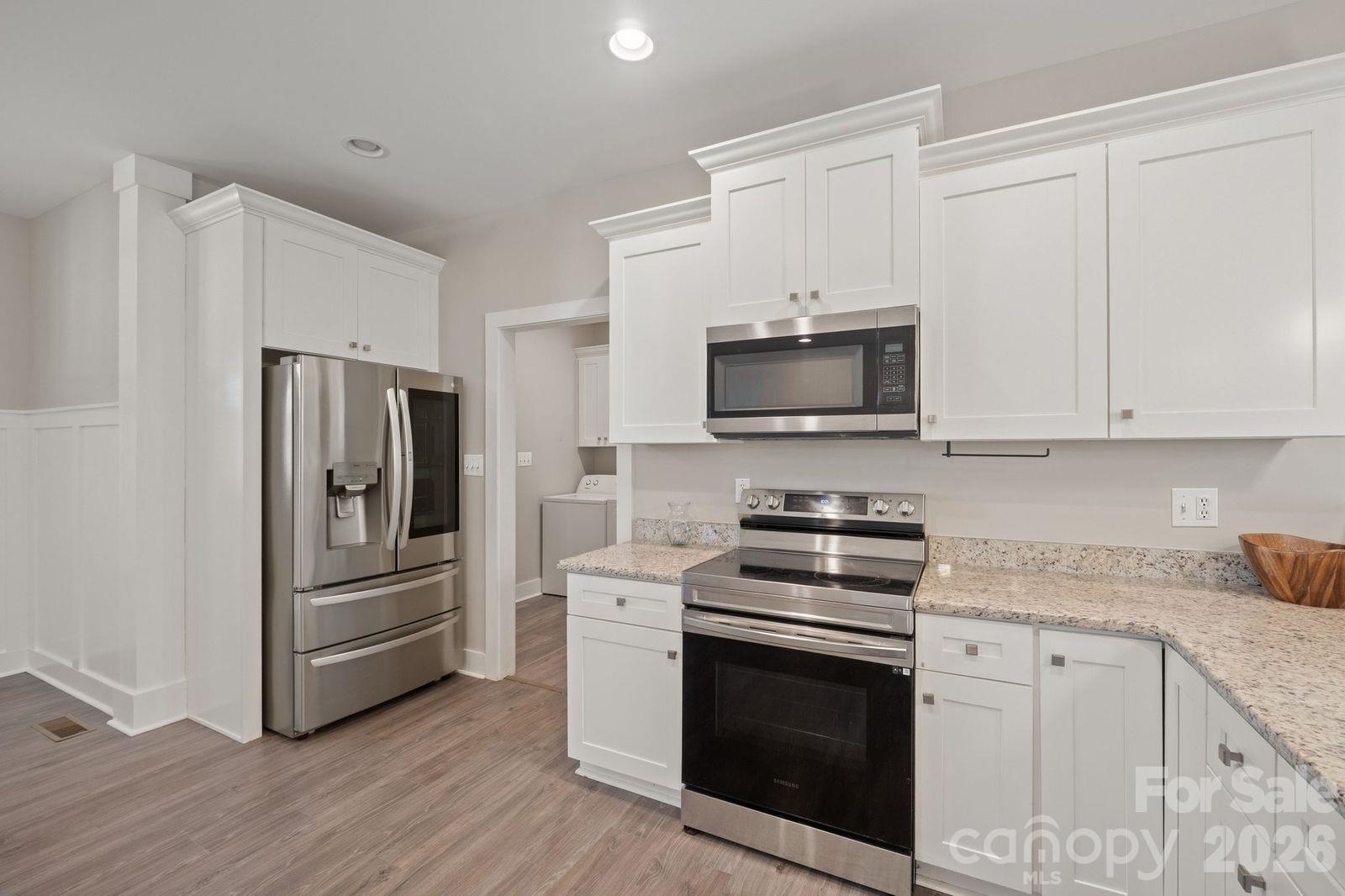 1544 Farmington Hills Drive Property Photo 6
