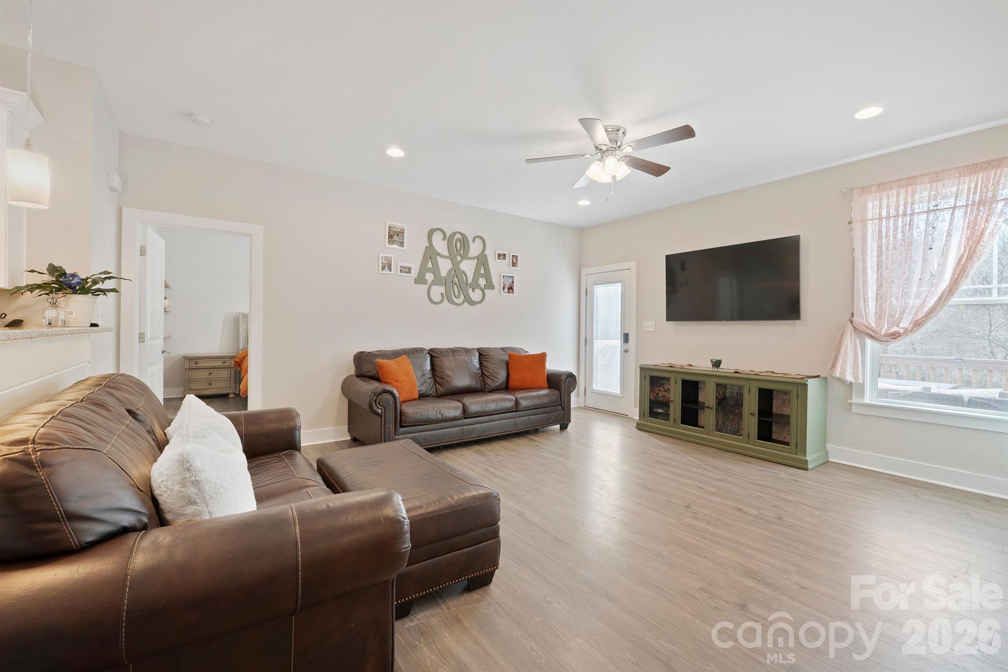 1544 Farmington Hills Drive Property Photo 16