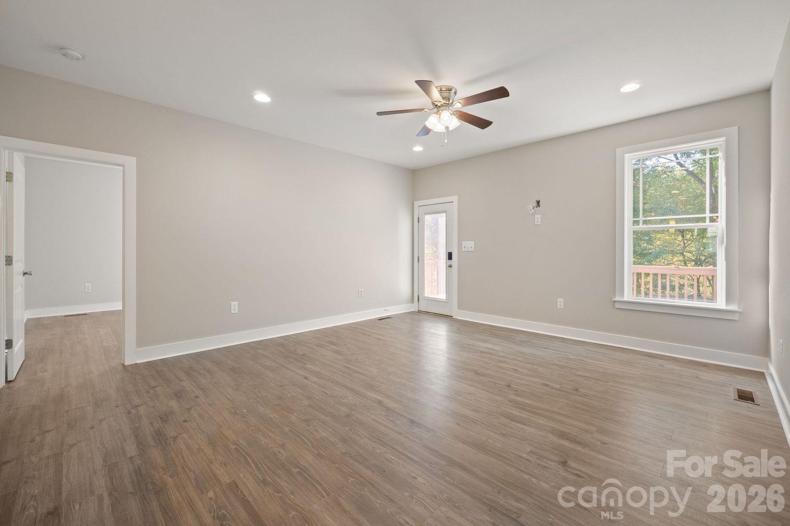 1544 Farmington Hills Drive Property Photo 17