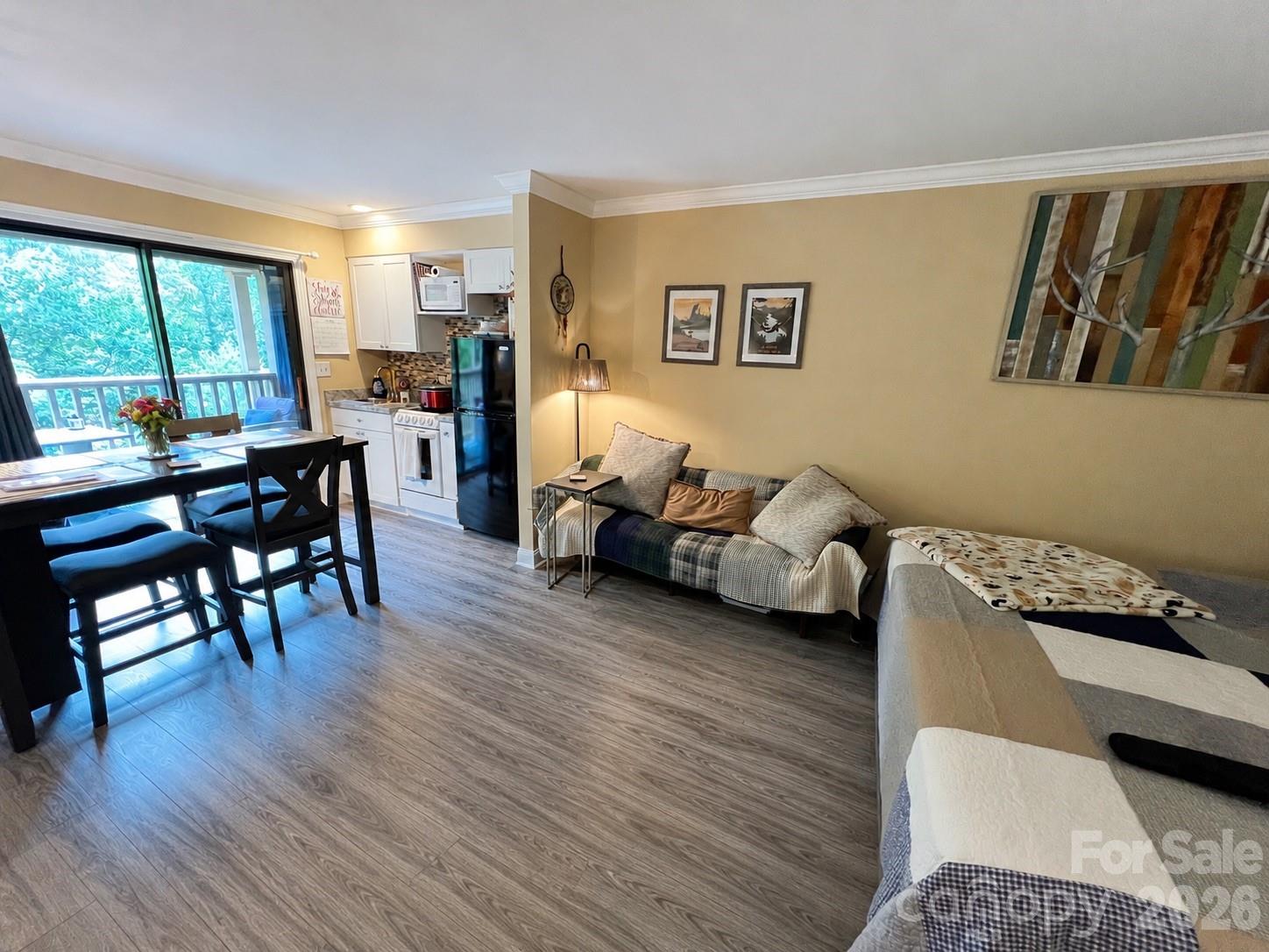 160 Whitney Boulevard 35 Property Photo 1