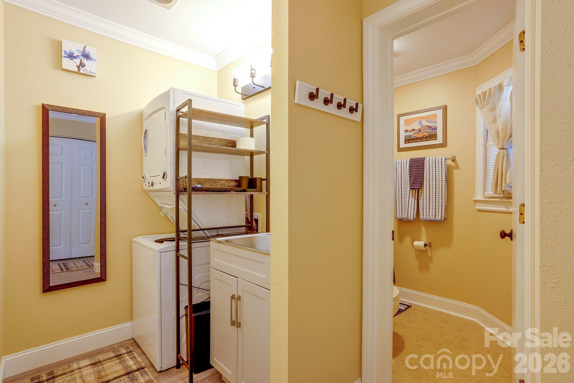 160 Whitney Boulevard 35 Property Photo 15