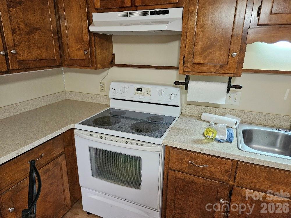 221 Pointe Circle Property Photo 3