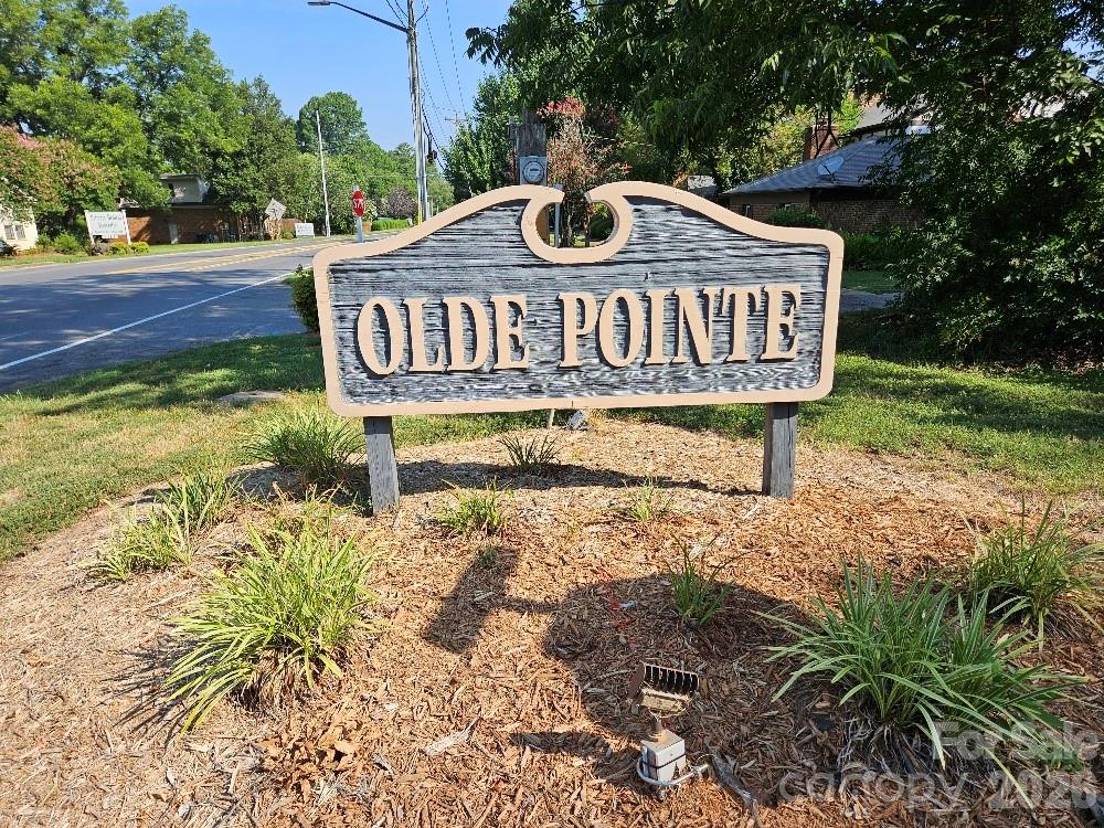 221 Pointe Circle Property Photo 12