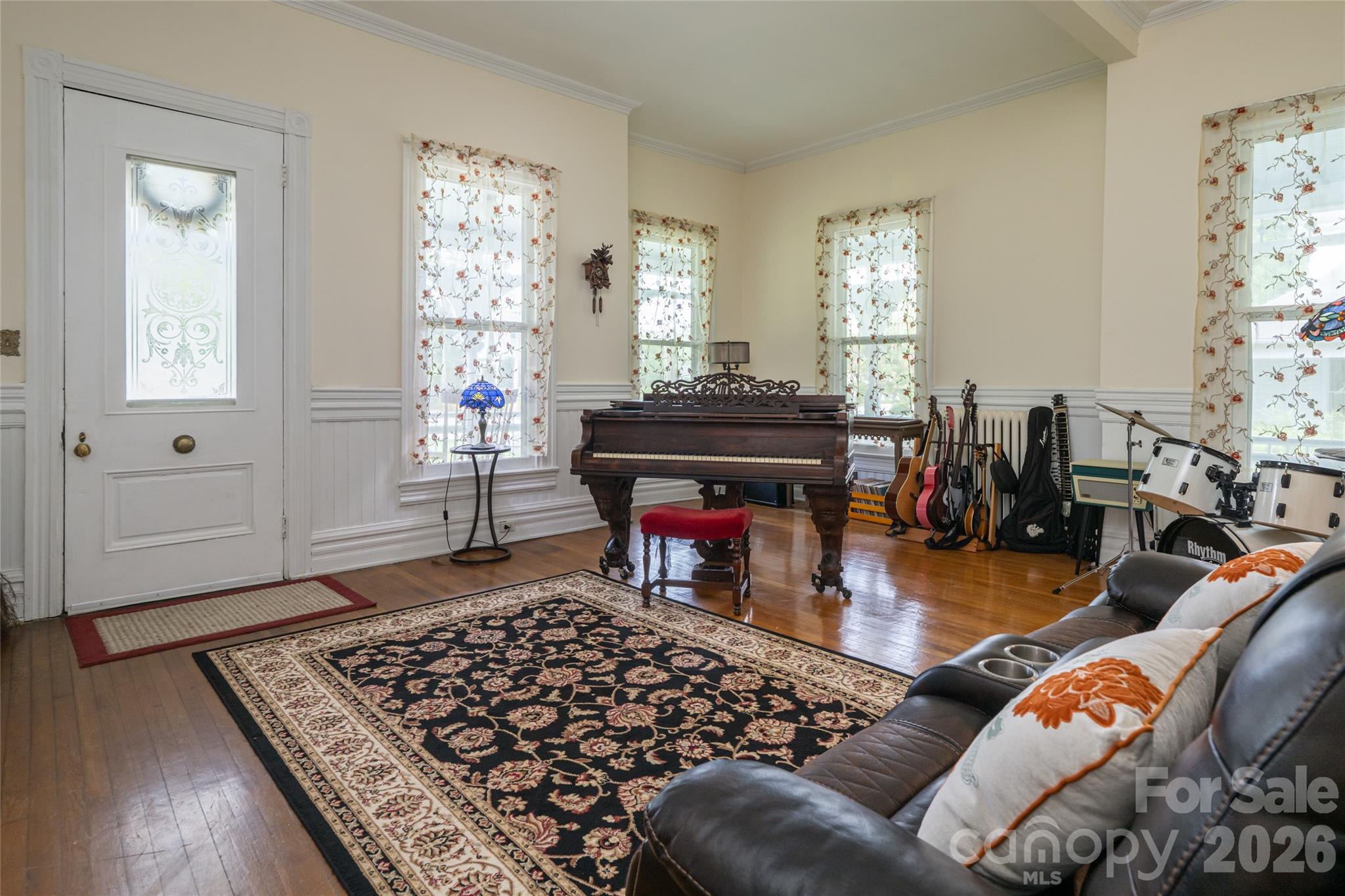 411 W Union Street Property Photo 3