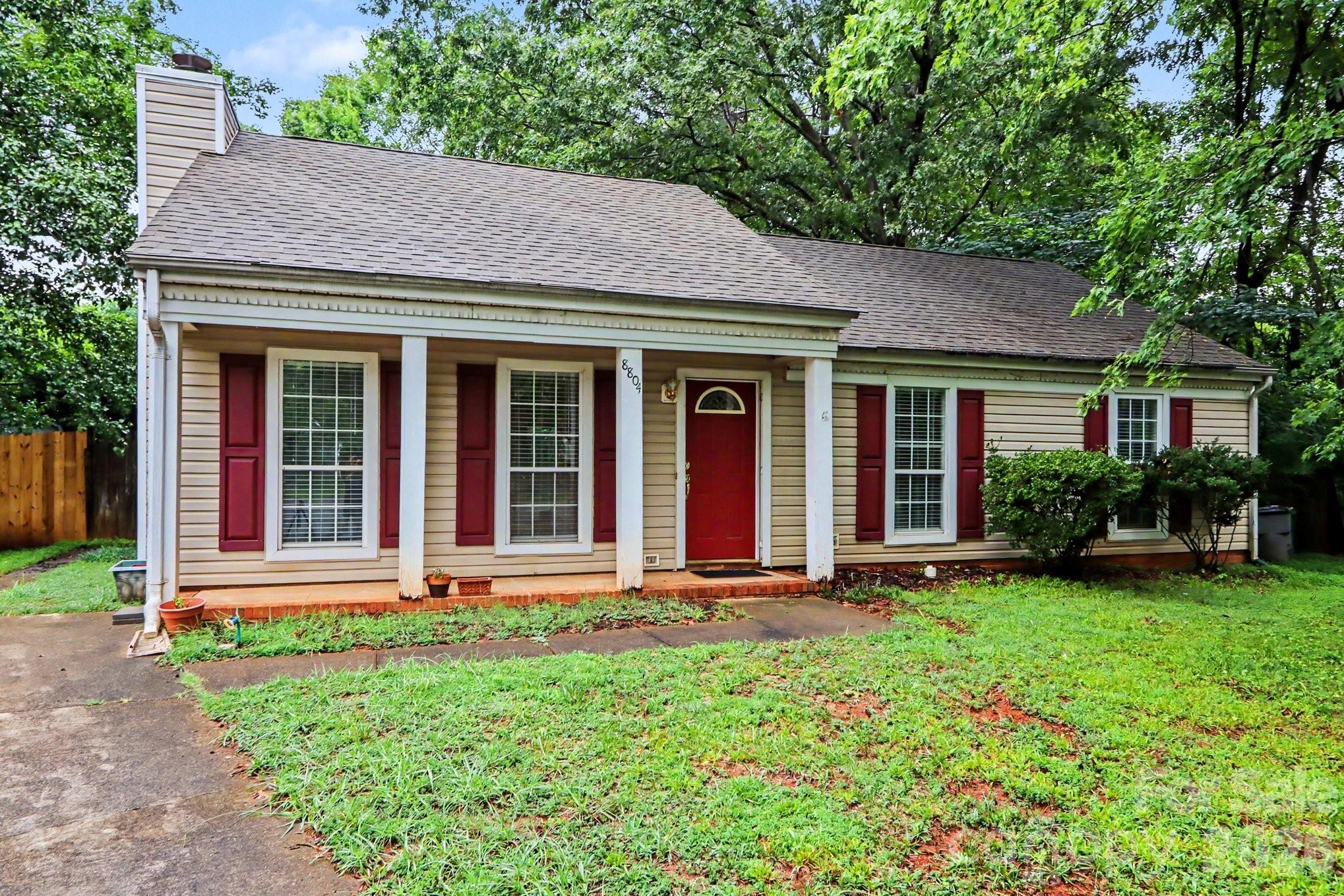 8804 Royal Scot Lane Property Photo 3