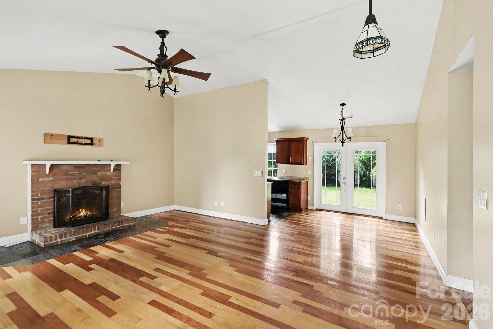 8804 Royal Scot Lane Property Photo 6