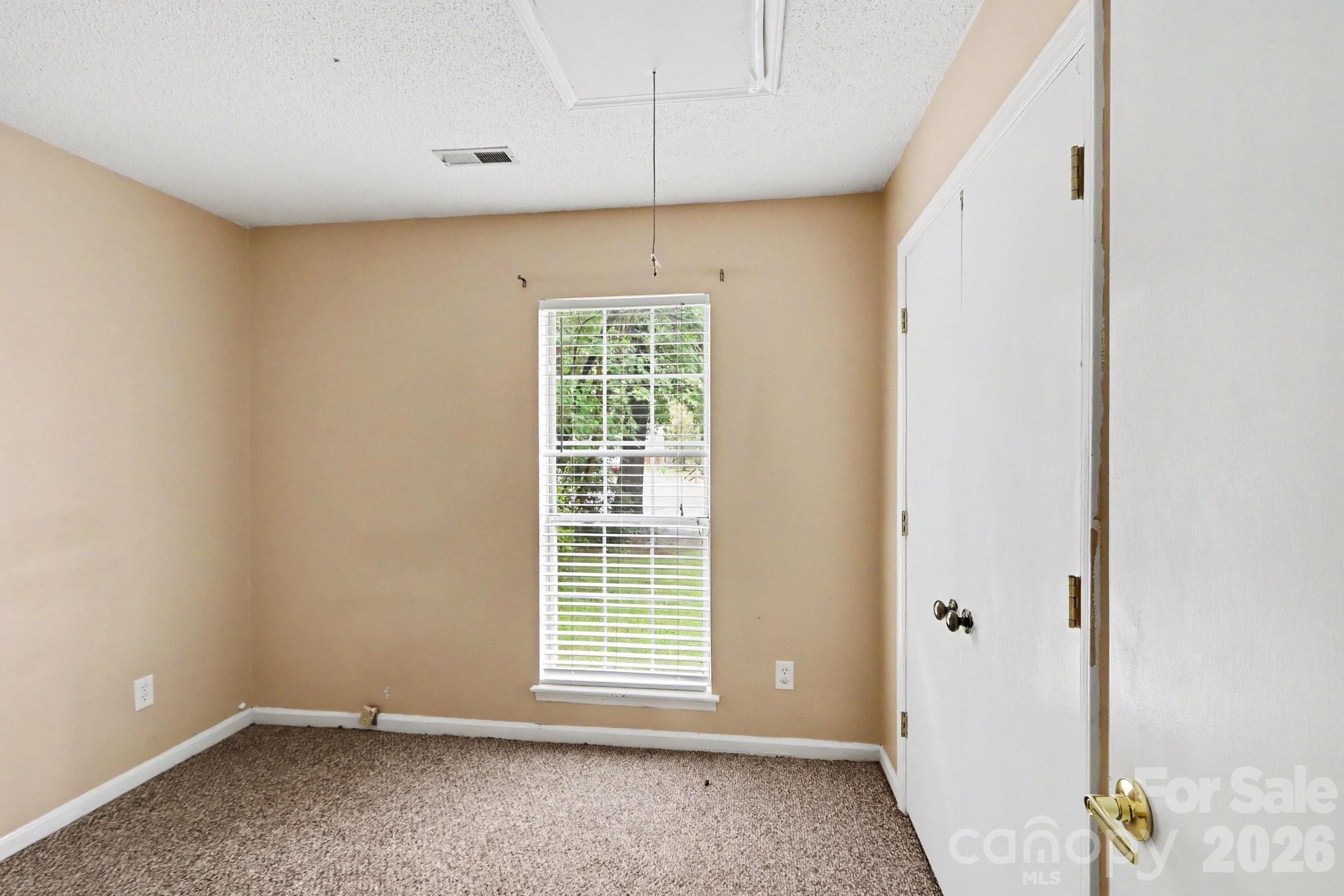 8804 Royal Scot Lane Property Photo 13