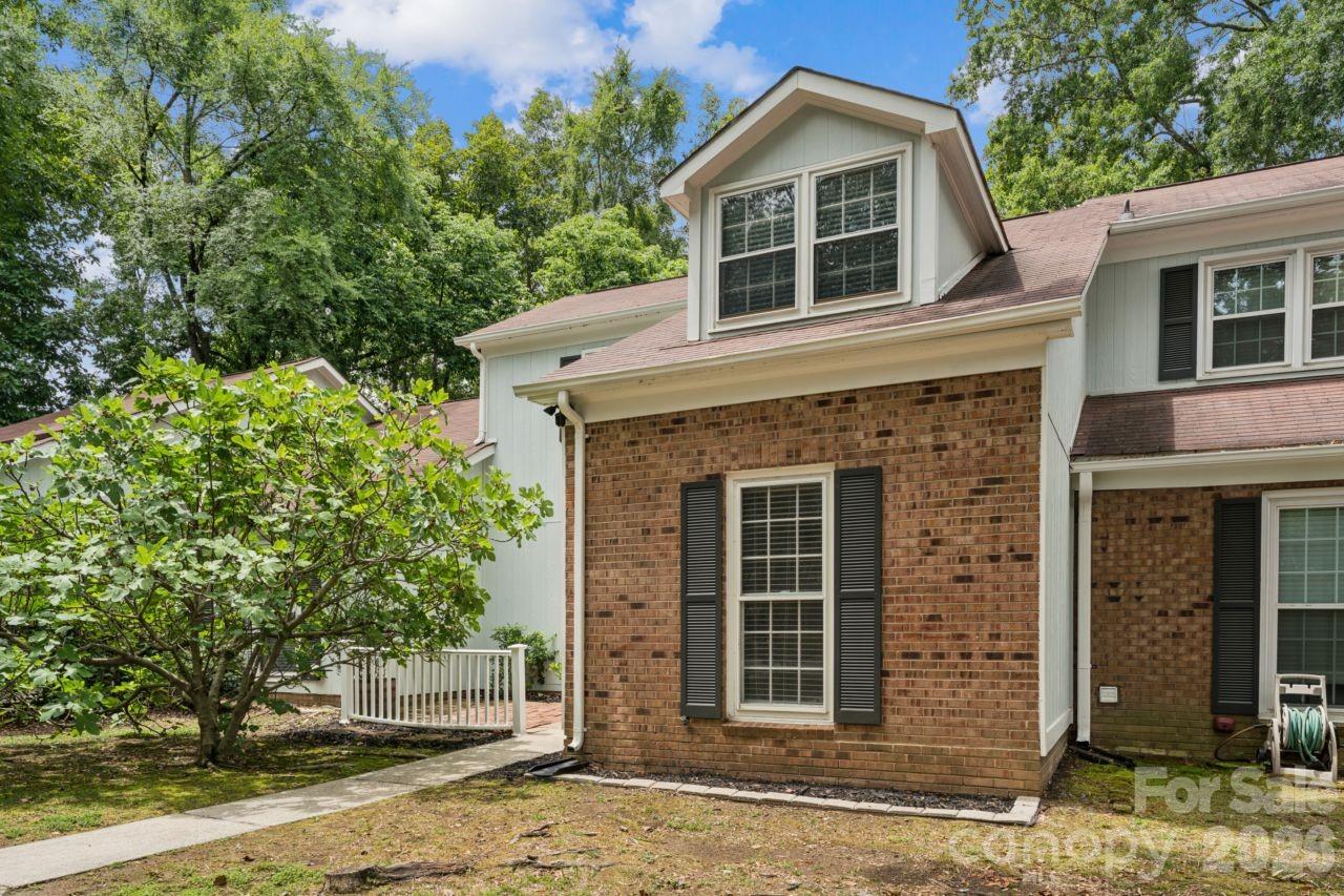 11128 Sevilla Court Property Photo 2