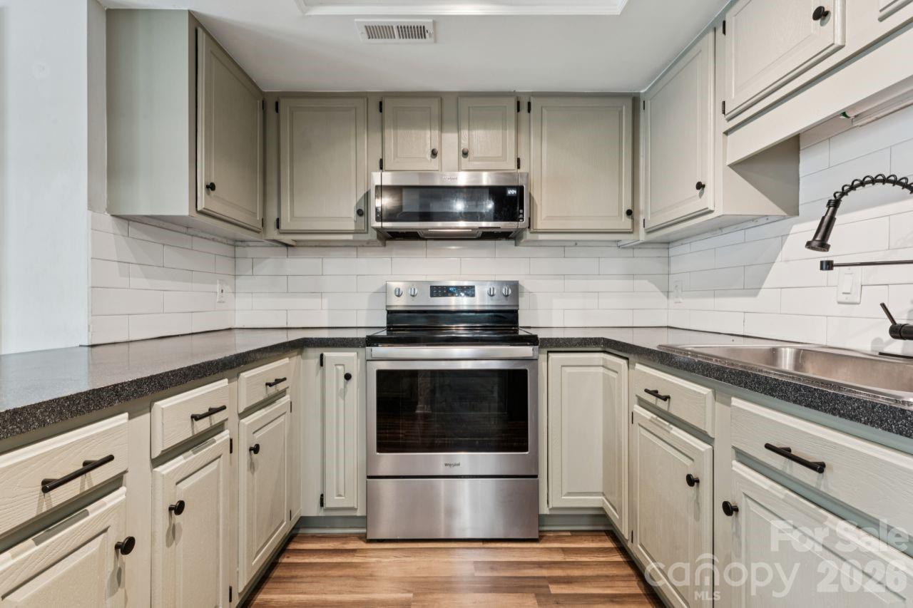 11128 Sevilla Court Property Photo 5