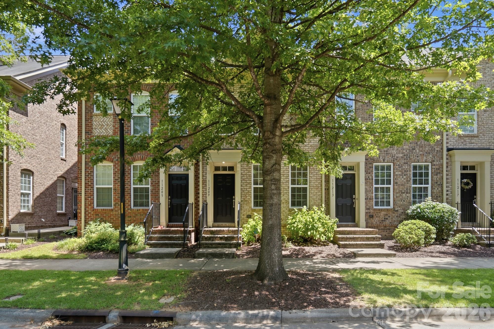 11209 Cedar Walk Lane Property Photo 1