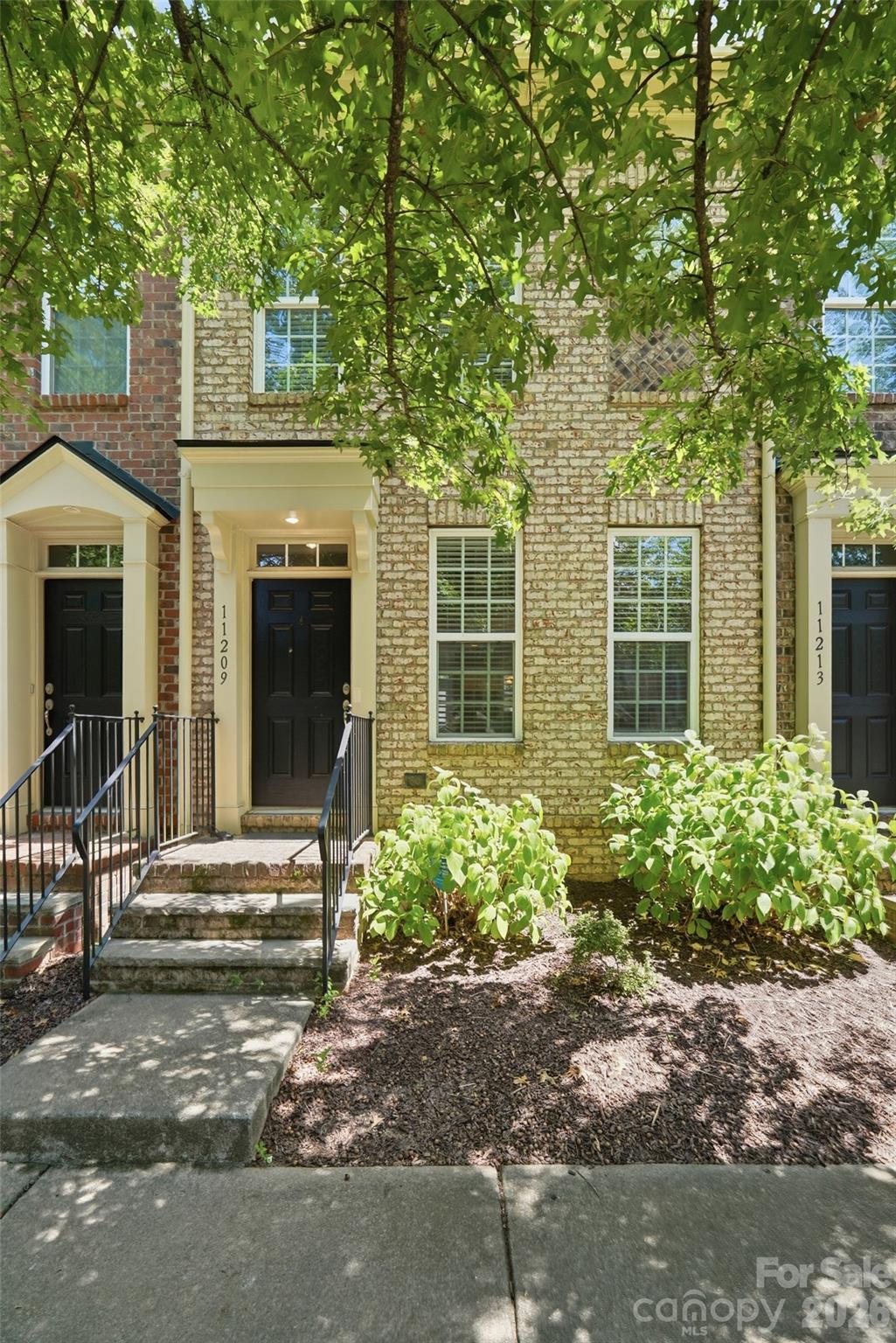 11209 Cedar Walk Lane Property Photo 2