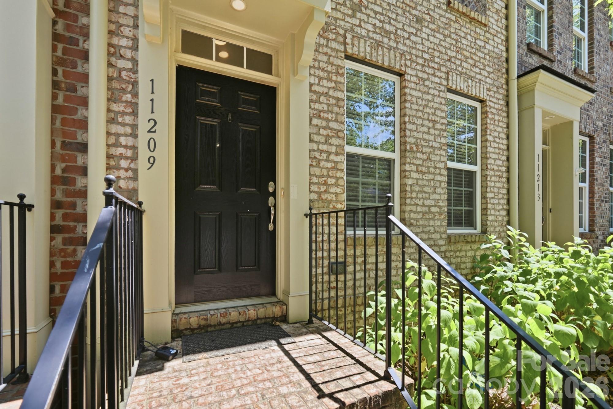 11209 Cedar Walk Lane Property Photo 3